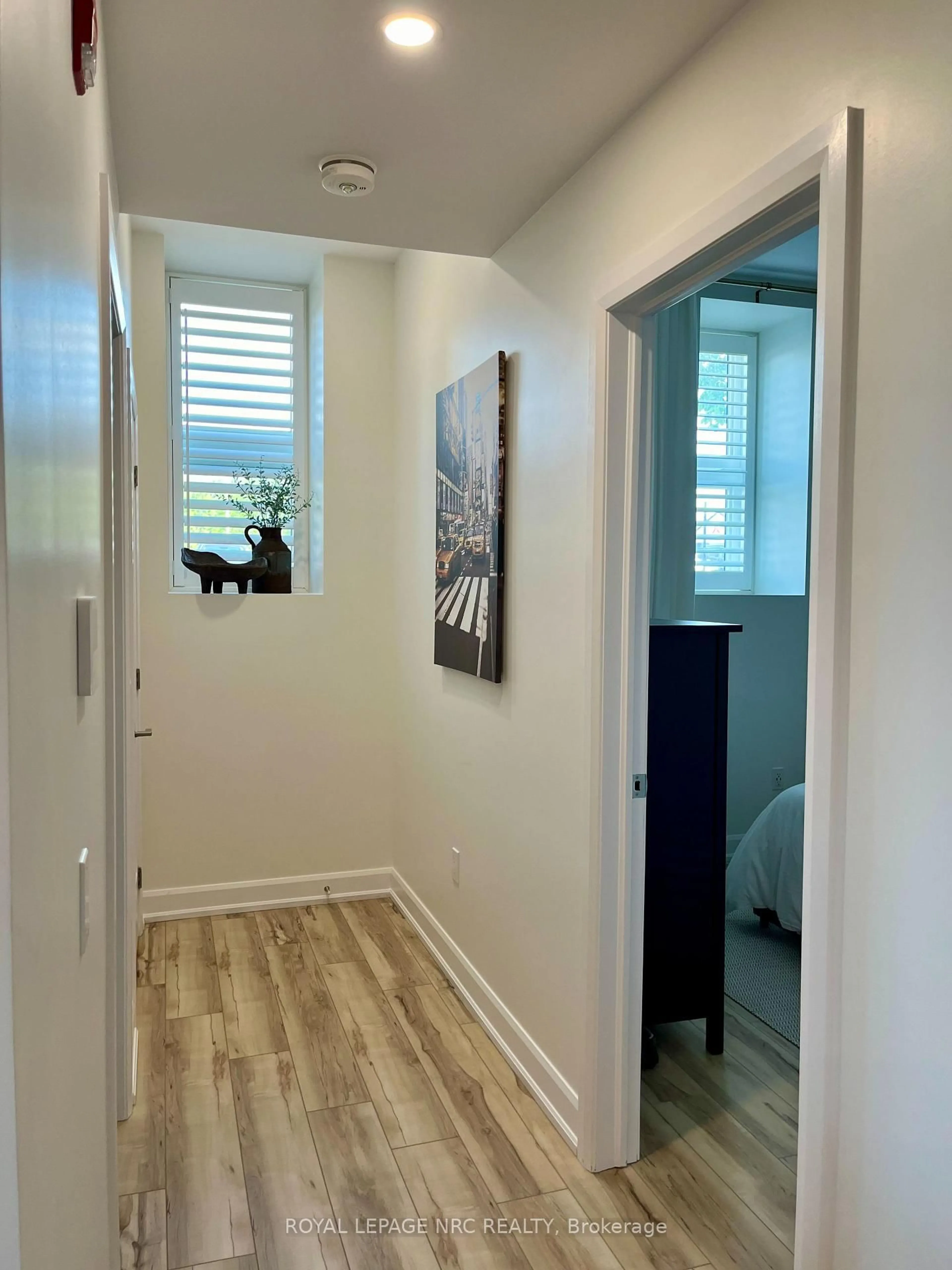 Indoor entryway for 405 Merritt St #7, St. Catharines Ontario L2P 1P5