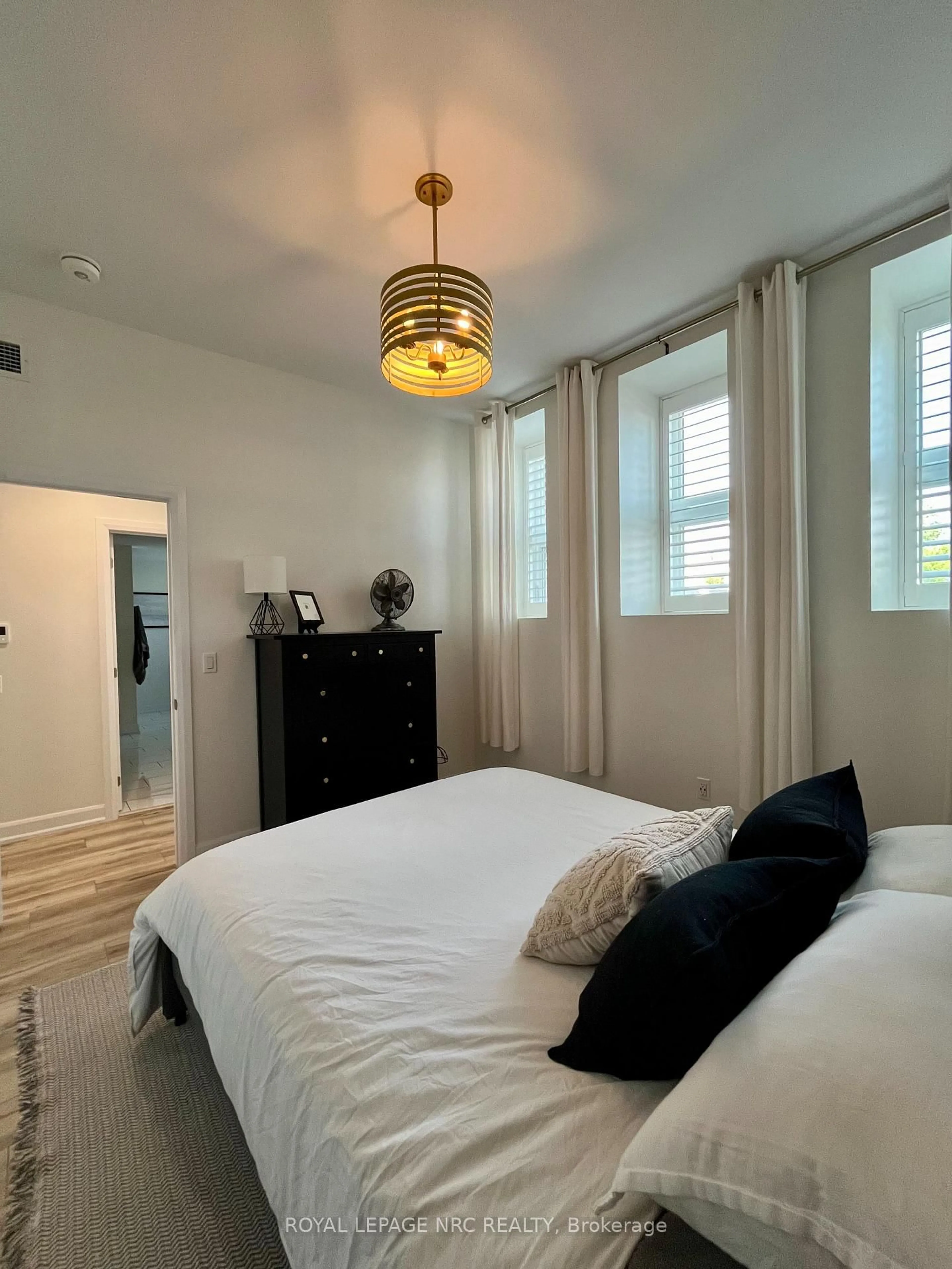 A pic of a room for 405 Merritt St #7, St. Catharines Ontario L2P 1P5