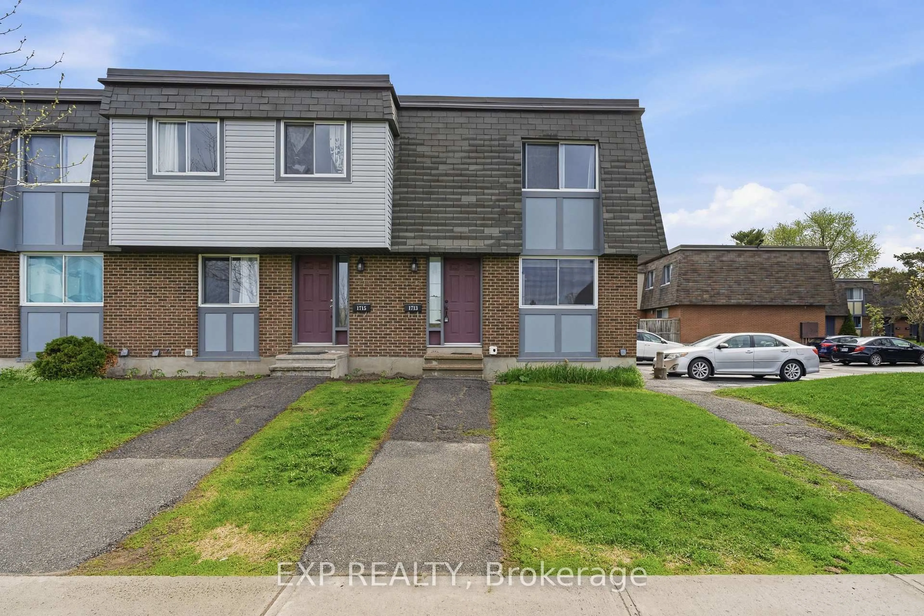 A pic from outside/outdoor area/front of a property/back of a property/a pic from drone, street for 1713 Heatherington Rd, Ottawa Ontario K1V 8T8