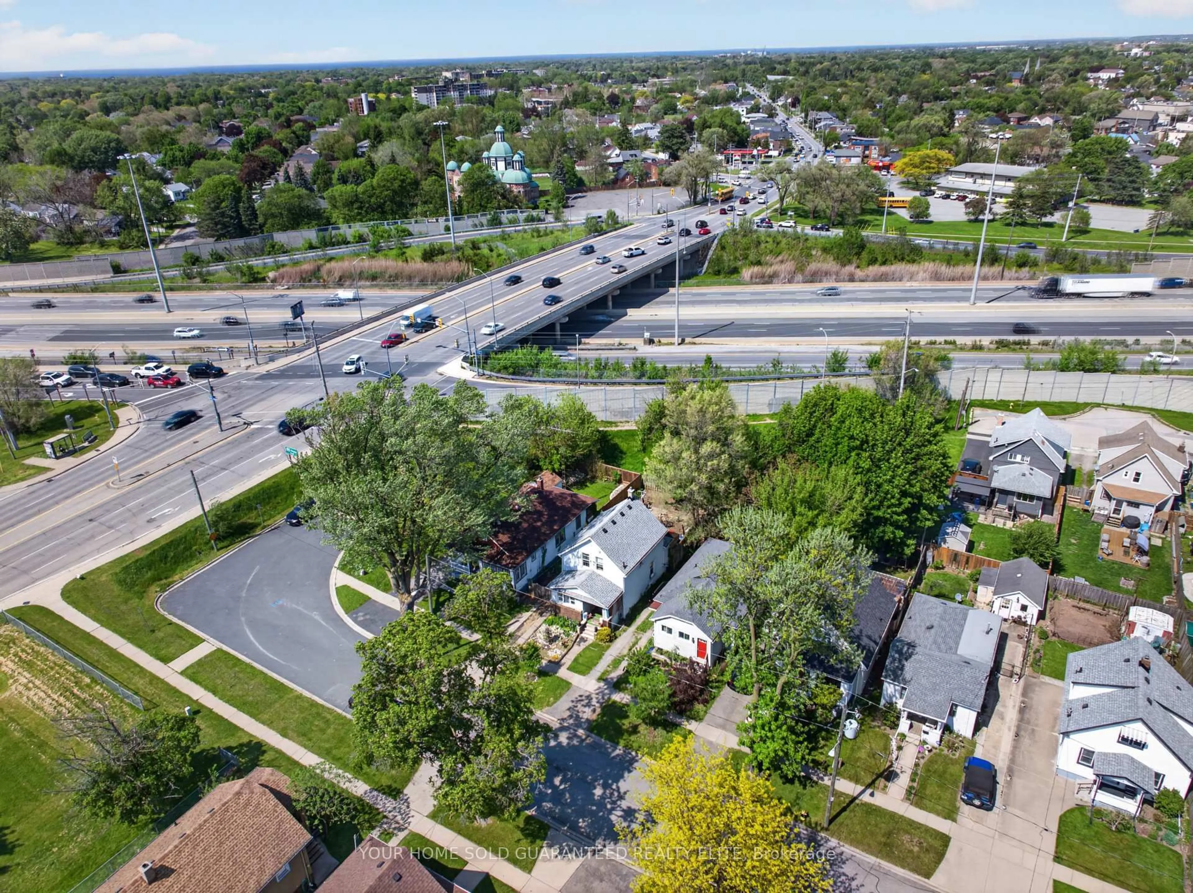 A pic from outside/outdoor area/front of a property/back of a property/a pic from drone, street for 7 Trapnell St, St. Catharines Ontario L2R 1B1