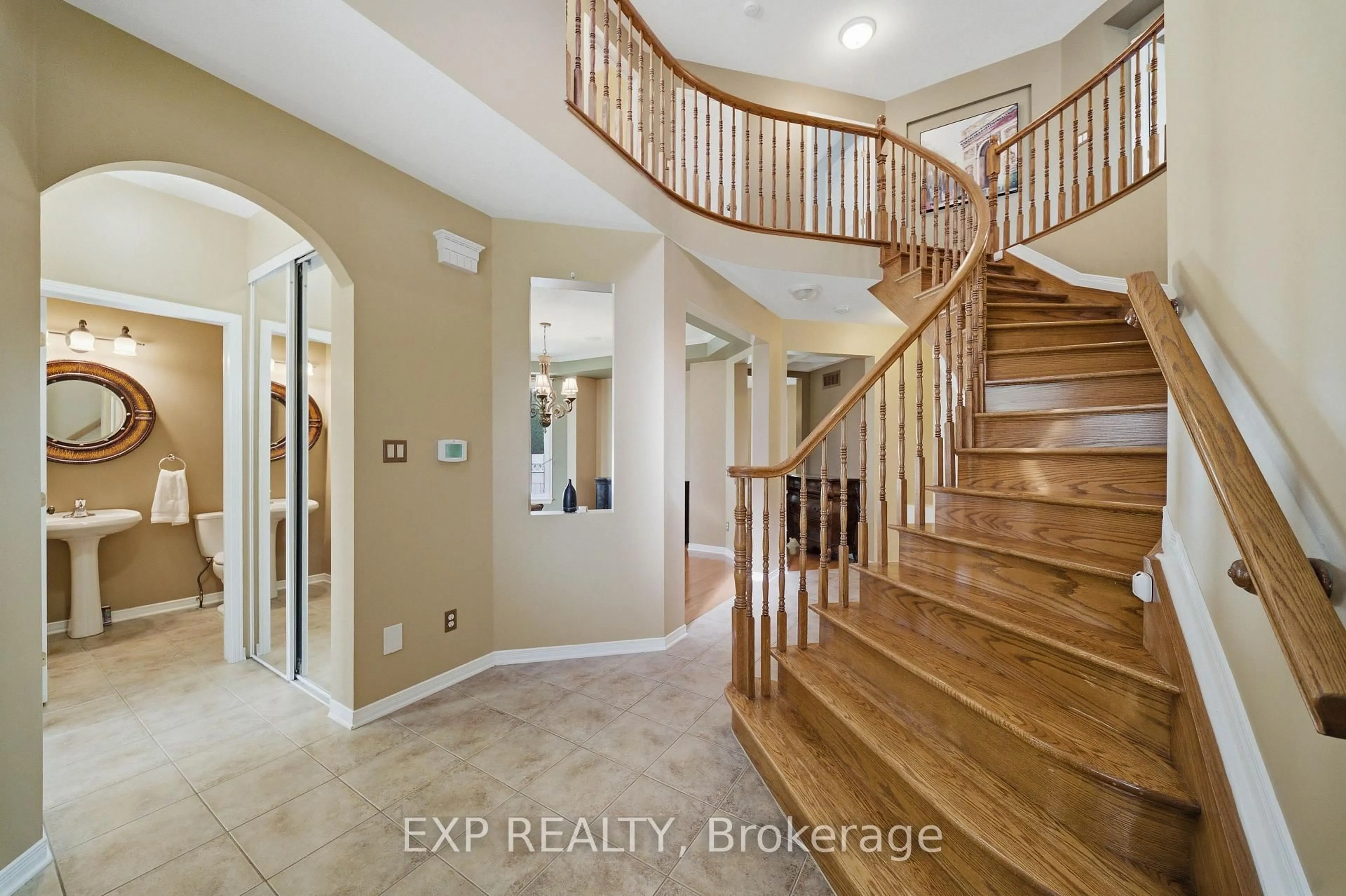 Indoor entryway for 49 Pondhollow Way, Ottawa Ontario K2J 5E4