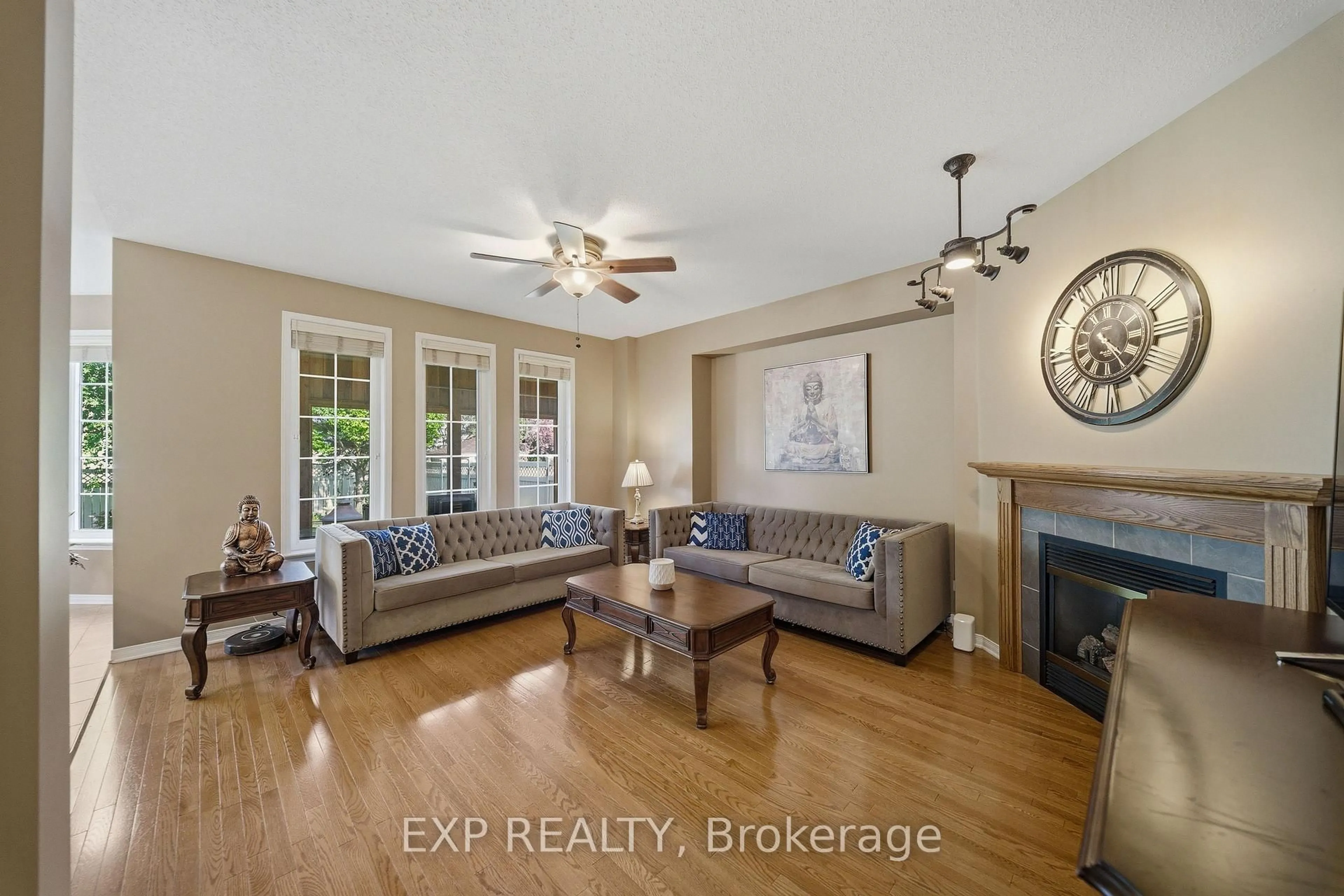 Living room with furniture, unknown for 49 Pondhollow Way, Ottawa Ontario K2J 5E4