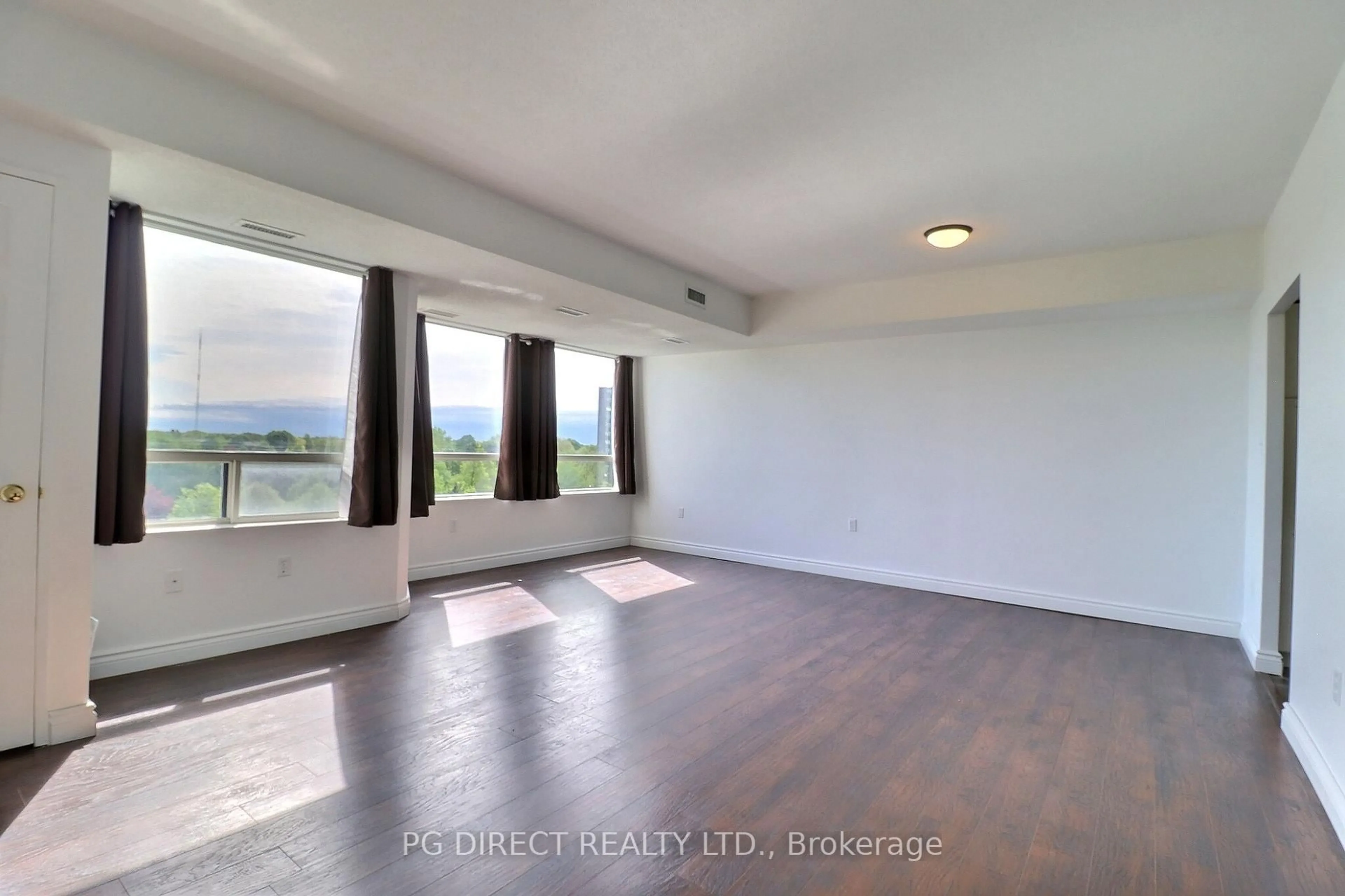 A pic of a room for 744 Wonderland Rd #704, London South Ontario N6K 4K3