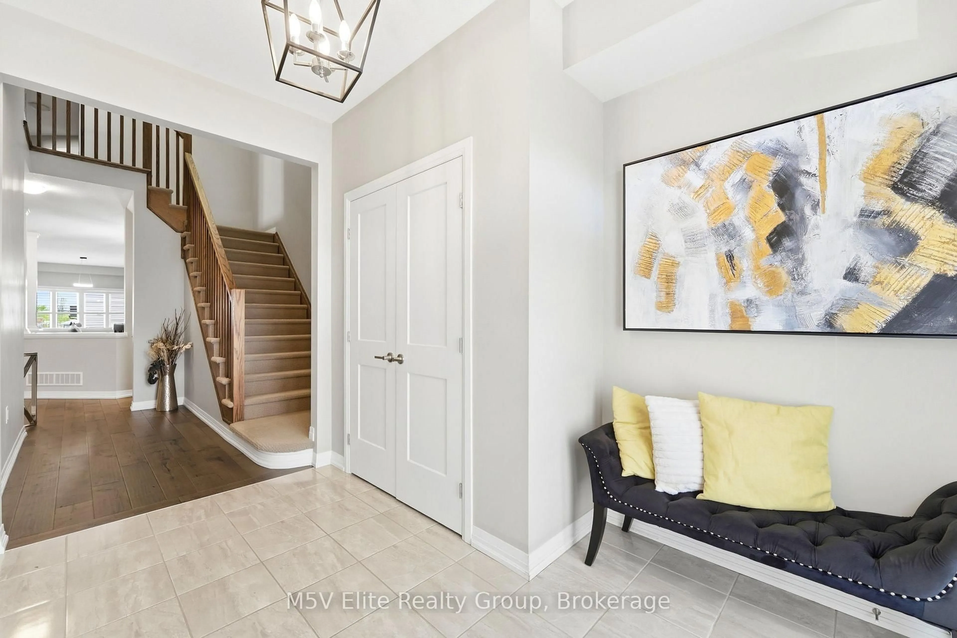 Indoor entryway for 4079 HEALING St, Lincoln Ontario L0R 1B4