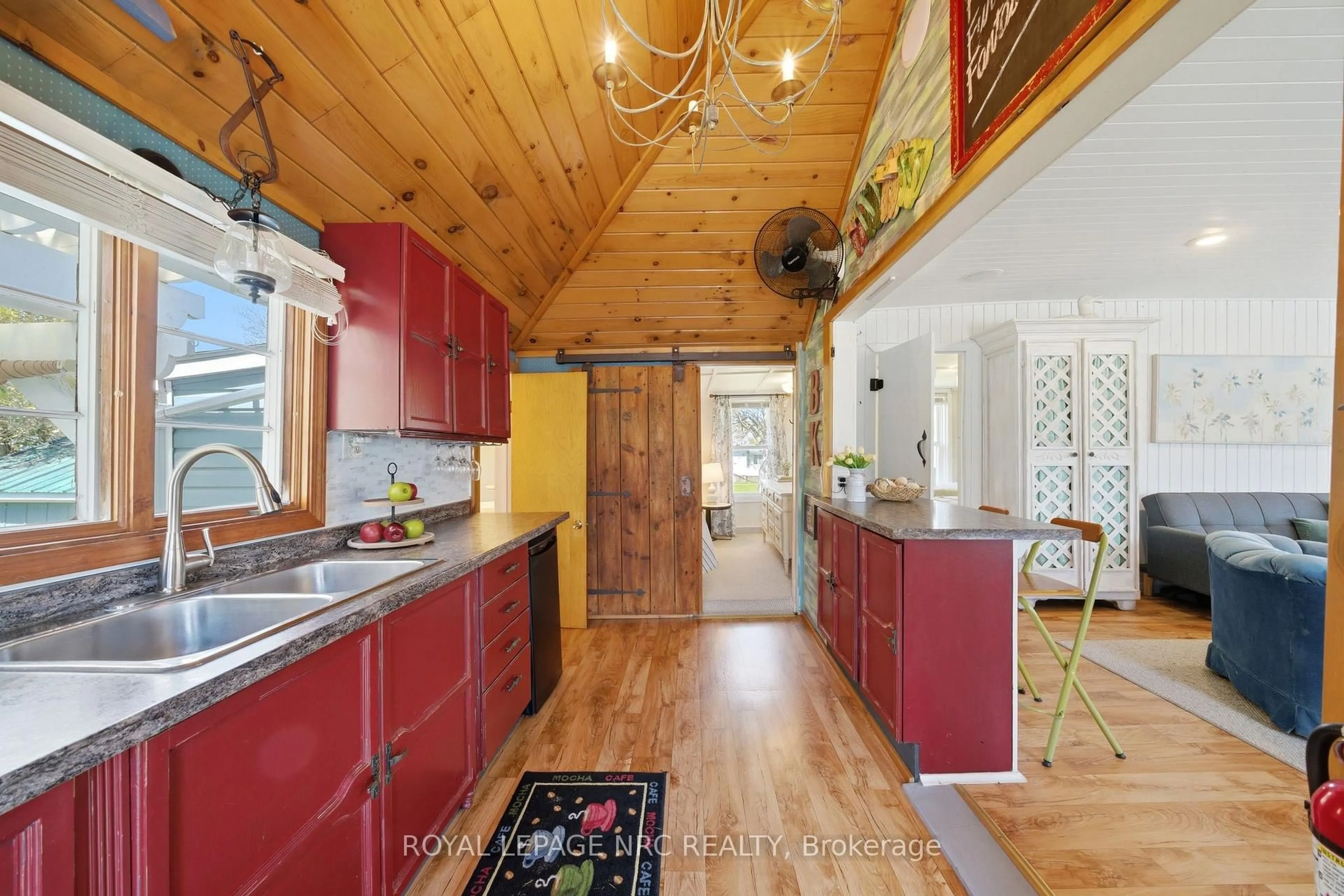 Open concept kitchen, unknown for 12235 Lakeshore Rd, Wainfleet Ontario L0S 1V0