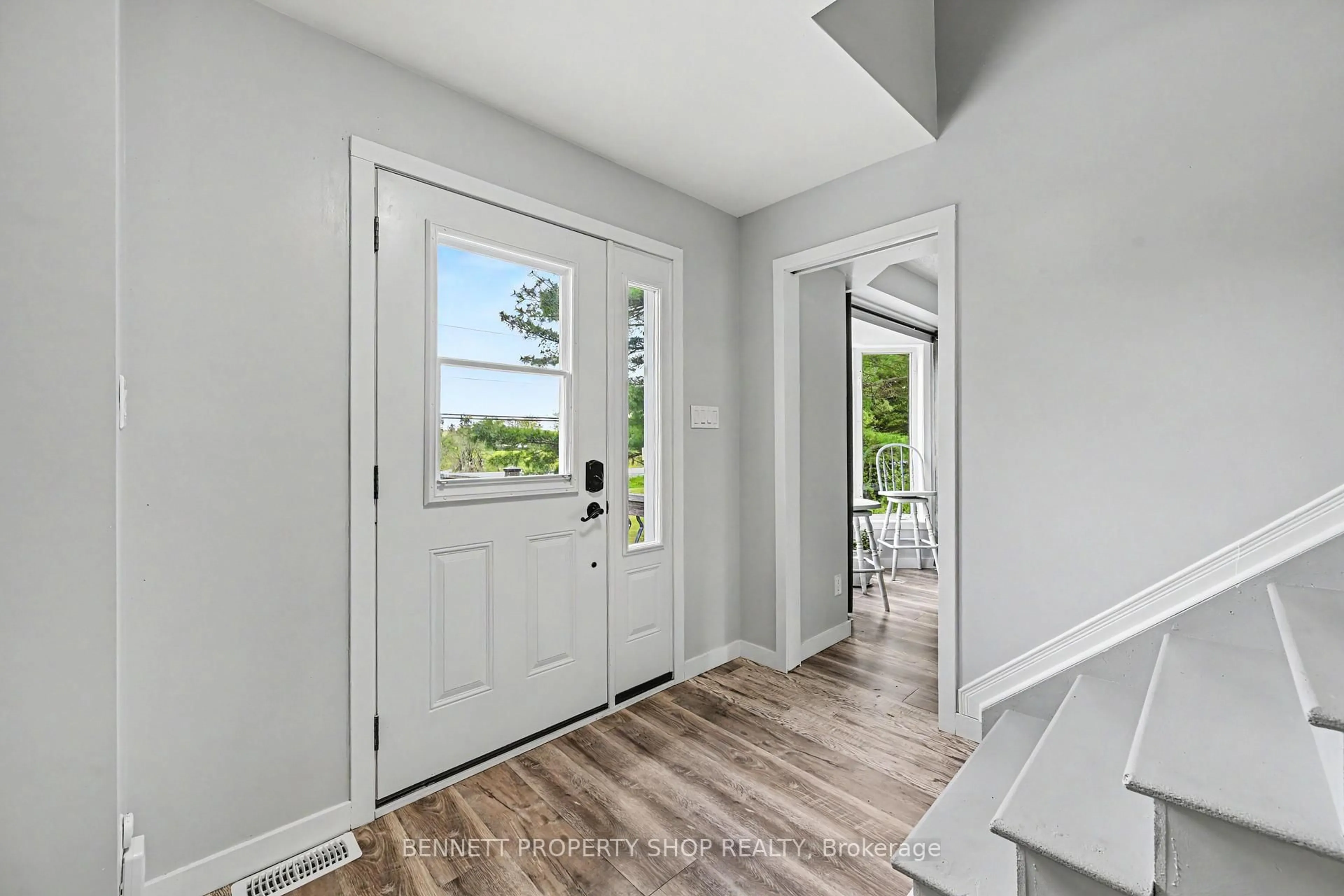 Indoor entryway for 2290 Wolf Grove Rd, Almonte Ontario K0A 1A0