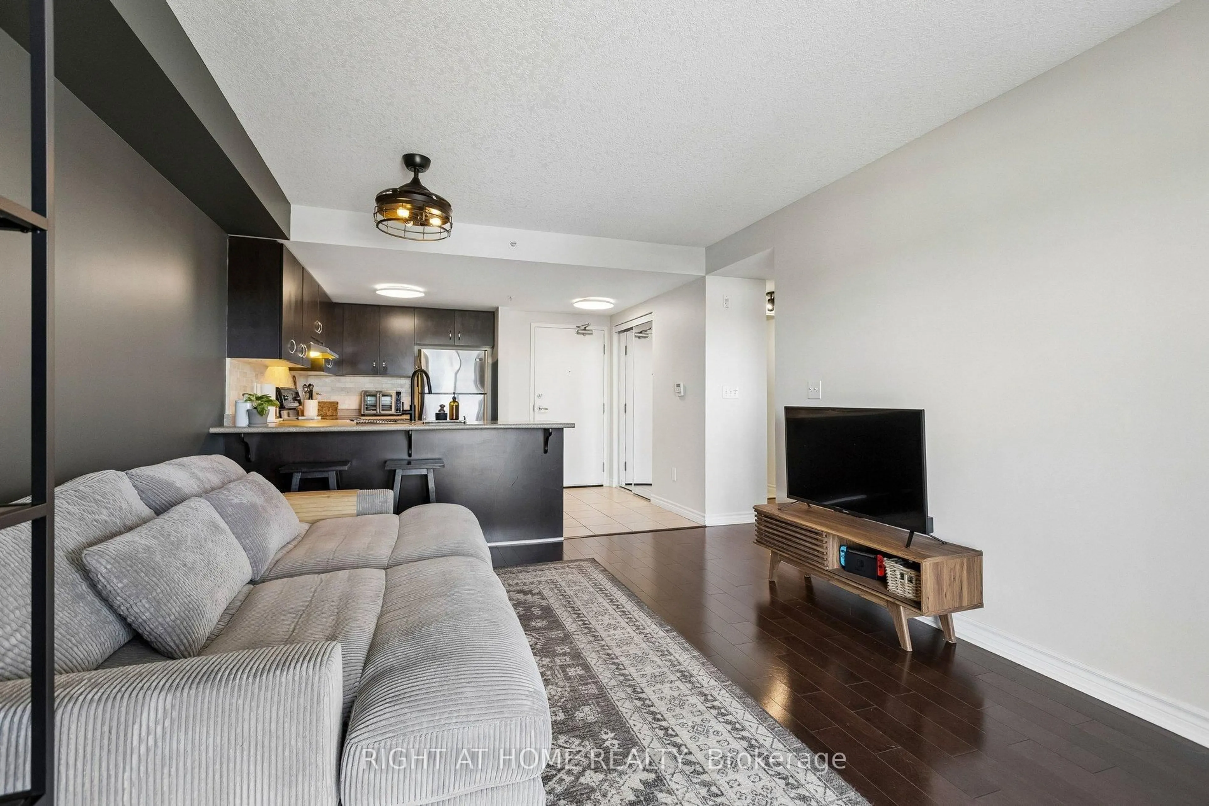 Living room with furniture, unknown for 37 Goodwin Dr, Guelph Ontario N1L 0E6