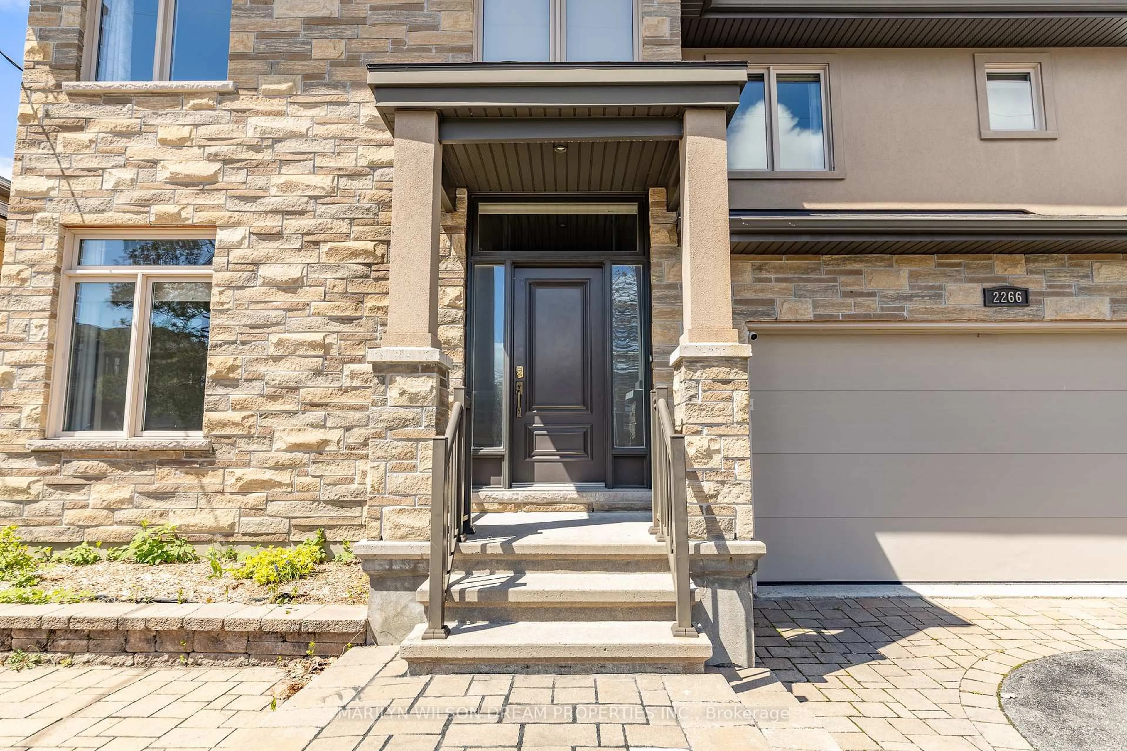 Unknown for 2266 Prospect Ave, Ottawa Ontario K1H 7G4