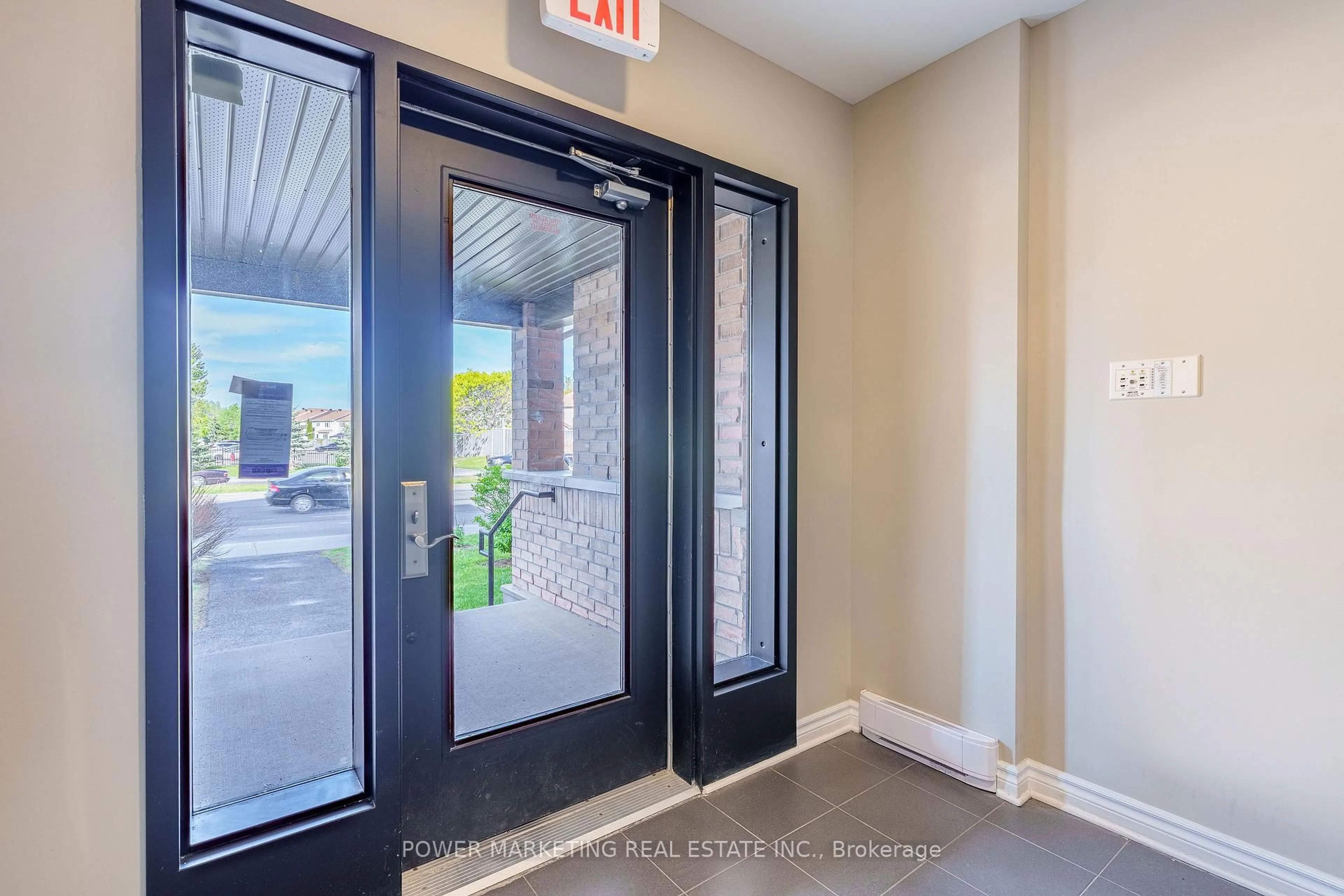 Indoor entryway for 2240 Tenth Line Rd #8, Ottawa Ontario K4A 0X7