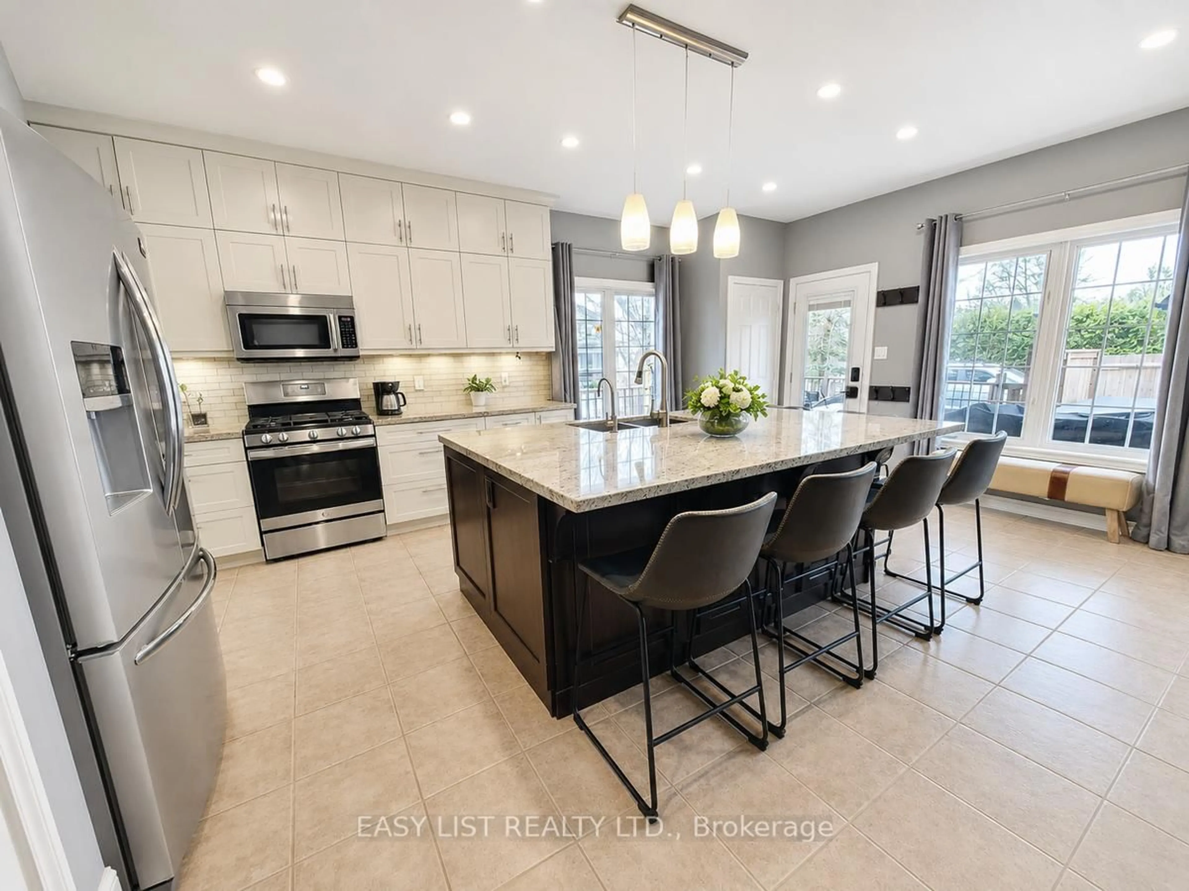 Contemporary kitchen, ceramic/tile floor for 111 Parkview Lane, Guelph/Eramosa Ontario N0B 2K0