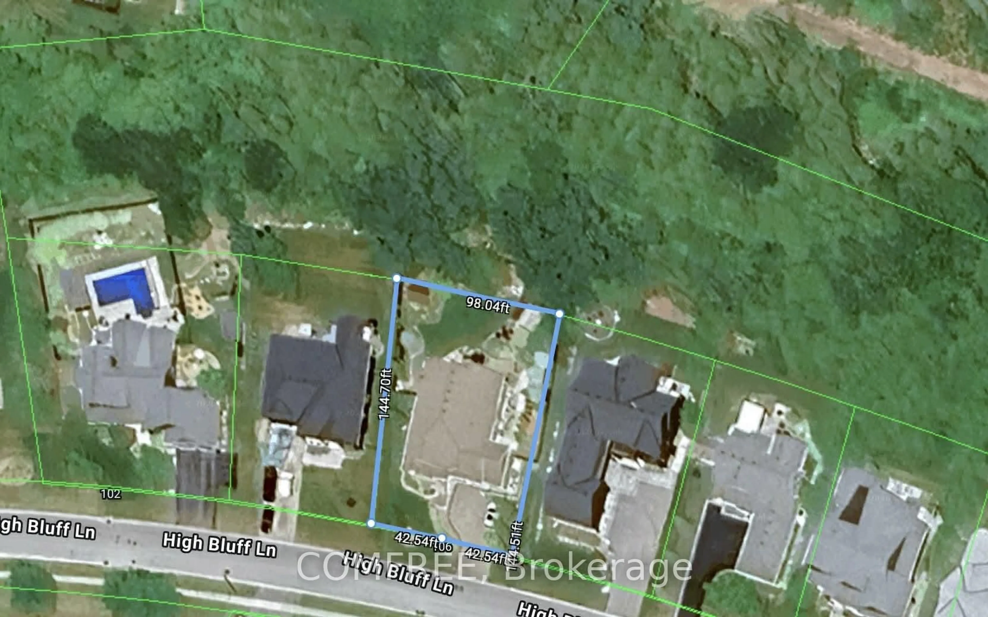 A pic from outside/outdoor area/front of a property/back of a property/a pic from drone, street for 106 High Bluff Lane, Blue Mountains Ontario N0H 2P0