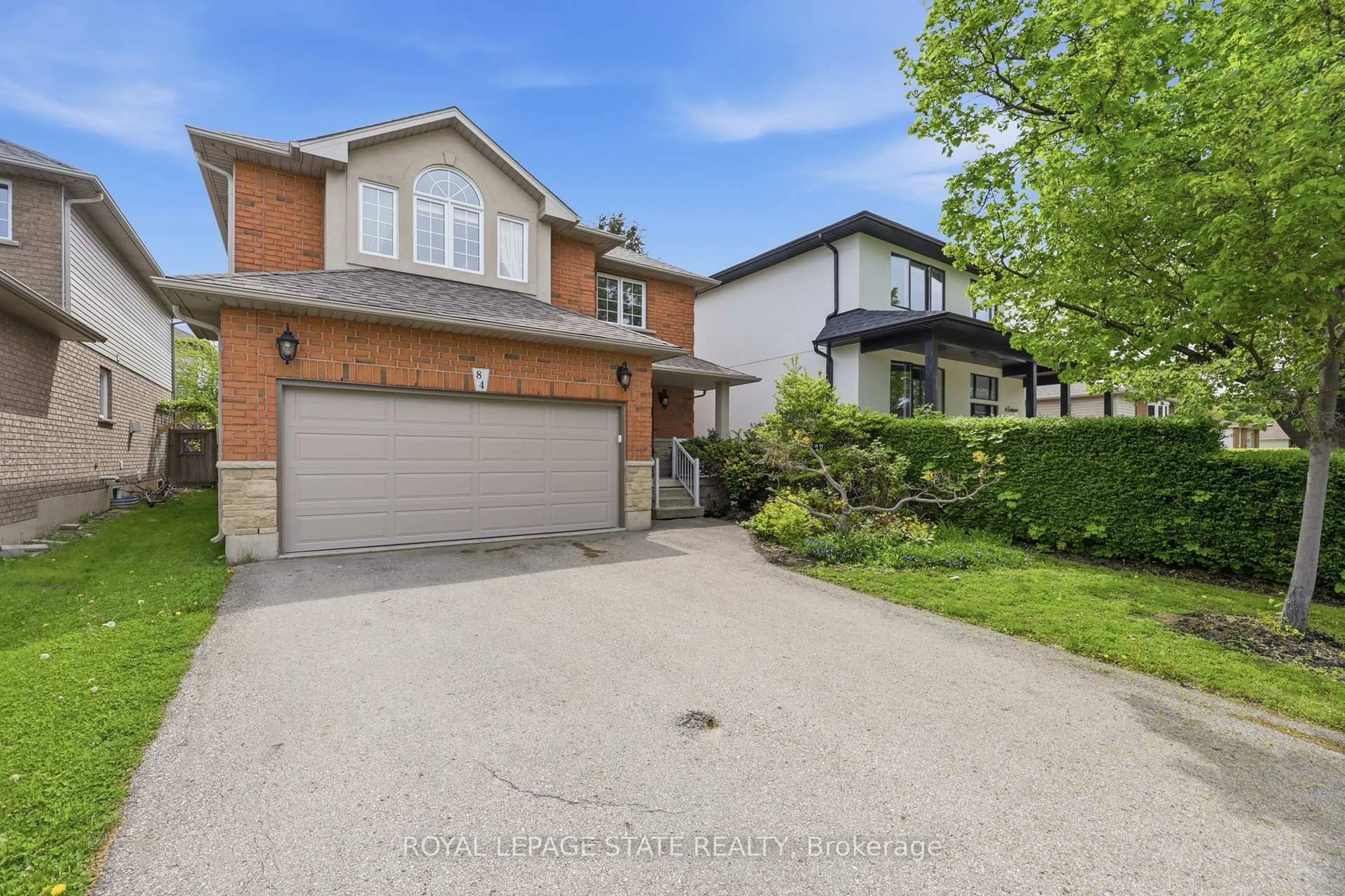 A pic from outside/outdoor area/front of a property/back of a property/a pic from drone, street for 84 Duncairn Cres, Hamilton Ontario L9C 6G1