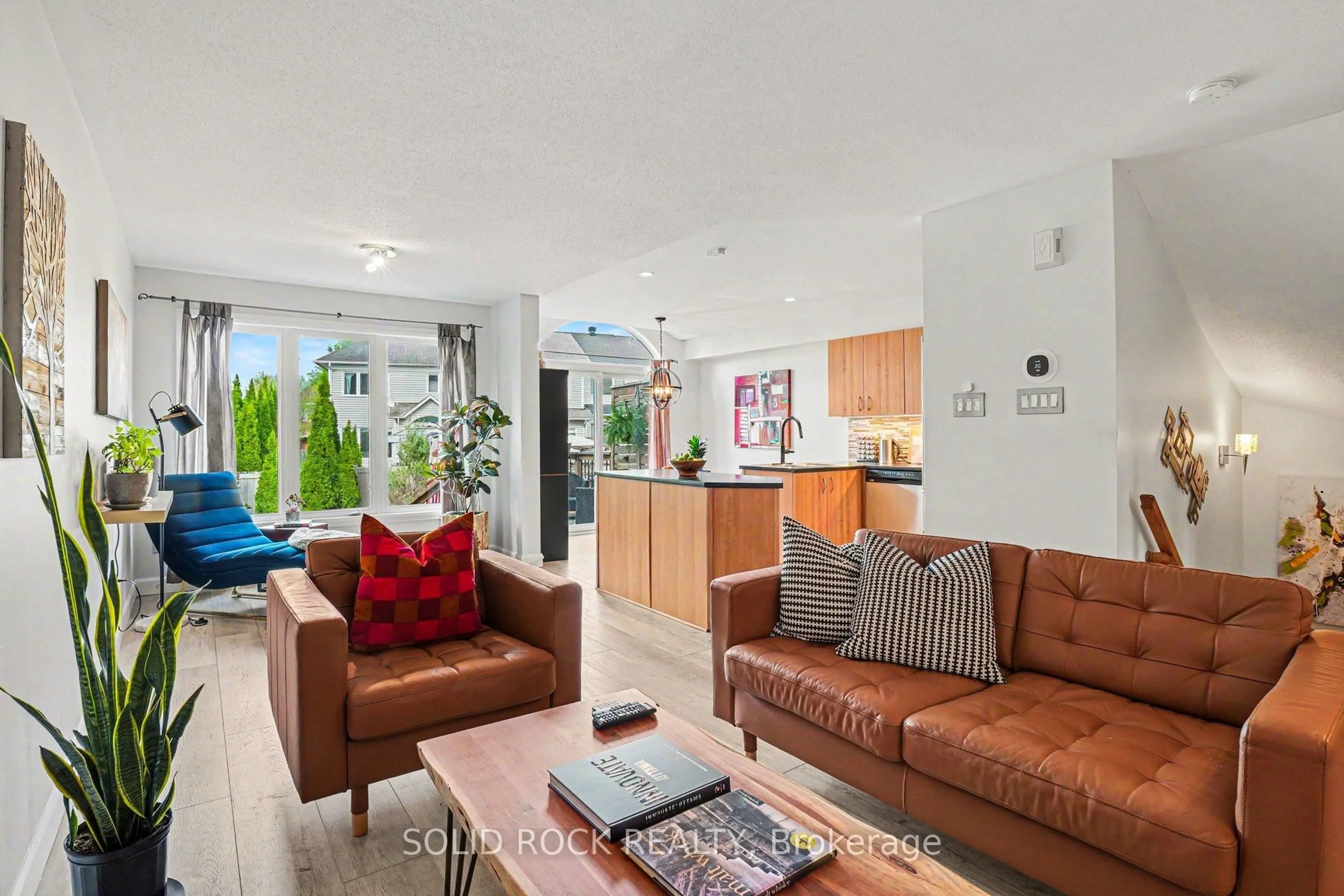 Living room with furniture, unknown for 2064 Dunollie Cres, Ottawa Ontario K2W 1H6