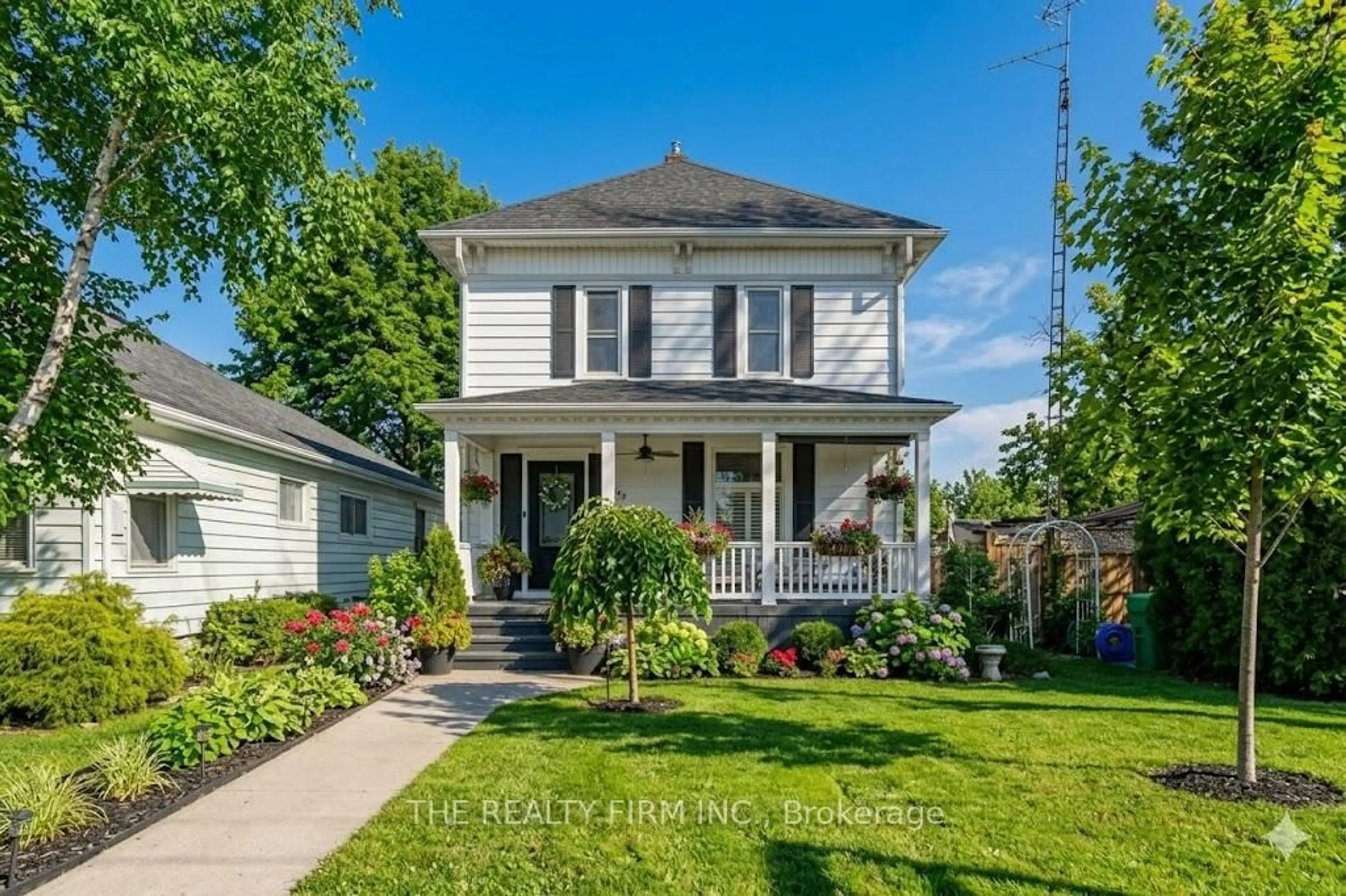 Unknown for 422 Greenfield St, Petrolia Ontario N0N 1R0
