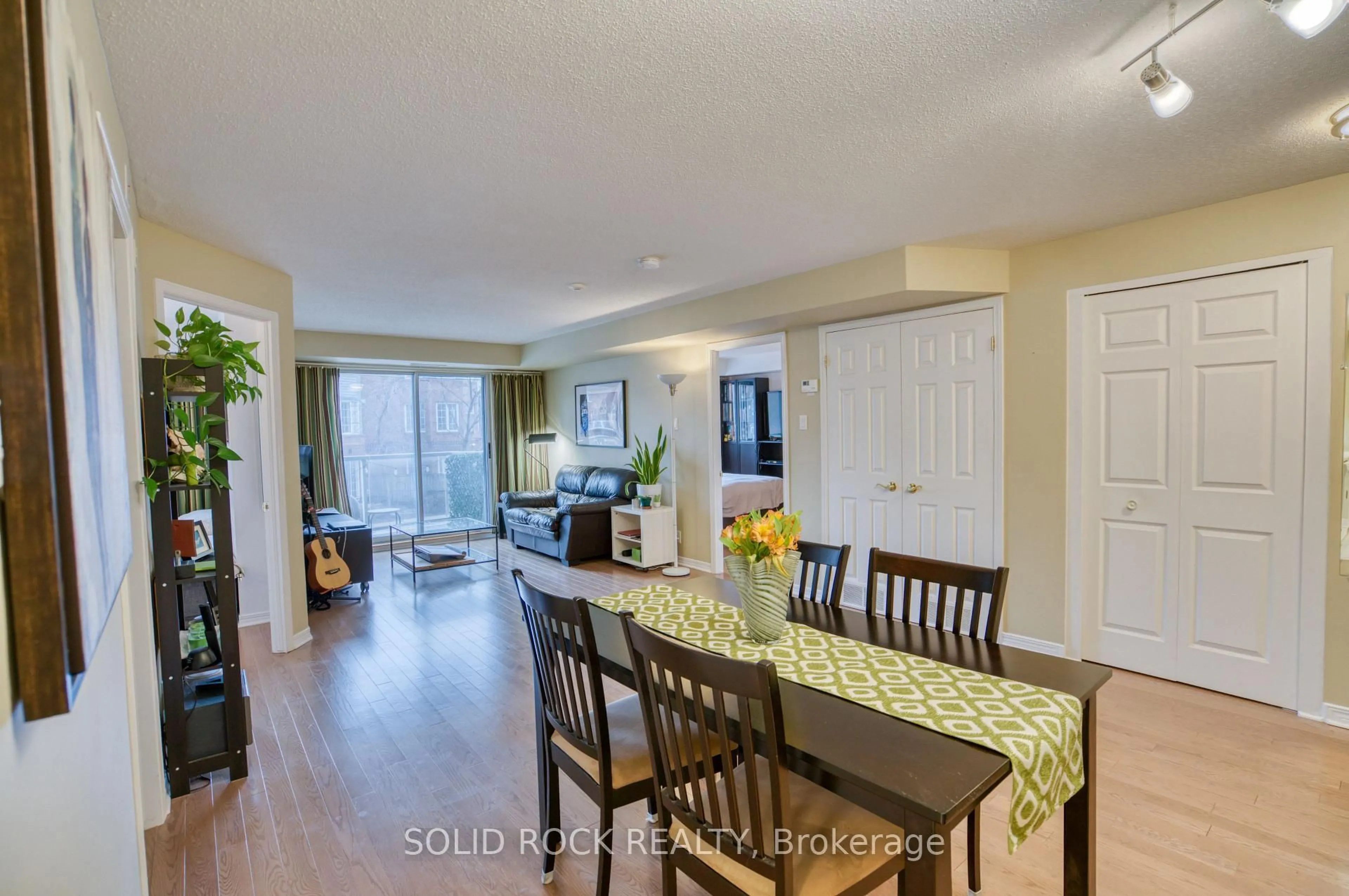 Unknown for 429 Somerset St #209, Ottawa Ontario K2P 2P5