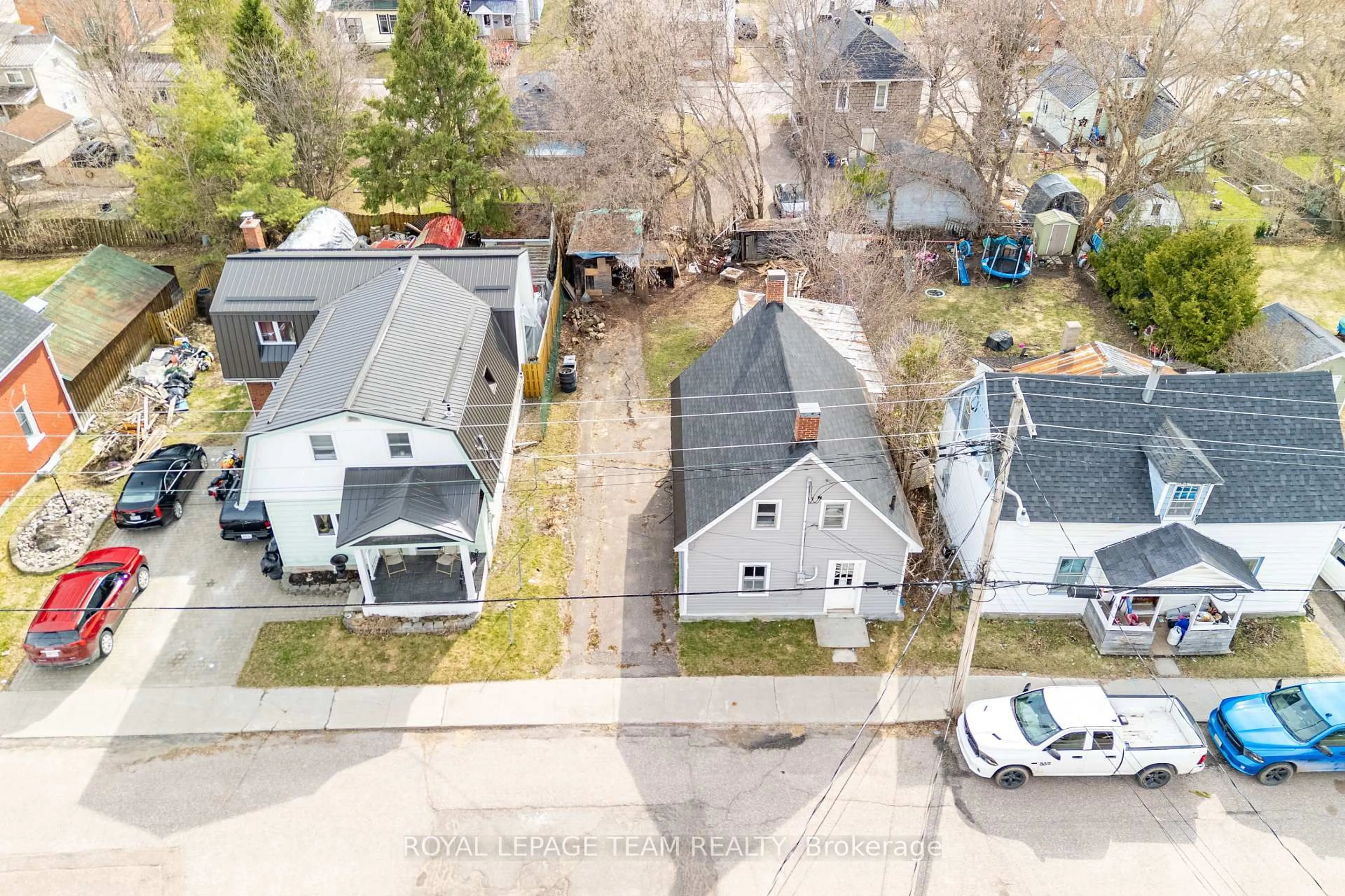 A pic from outside/outdoor area/front of a property/back of a property/a pic from drone, street for 42 Bonnechere St, Renfrew Ontario K7V 1Z1