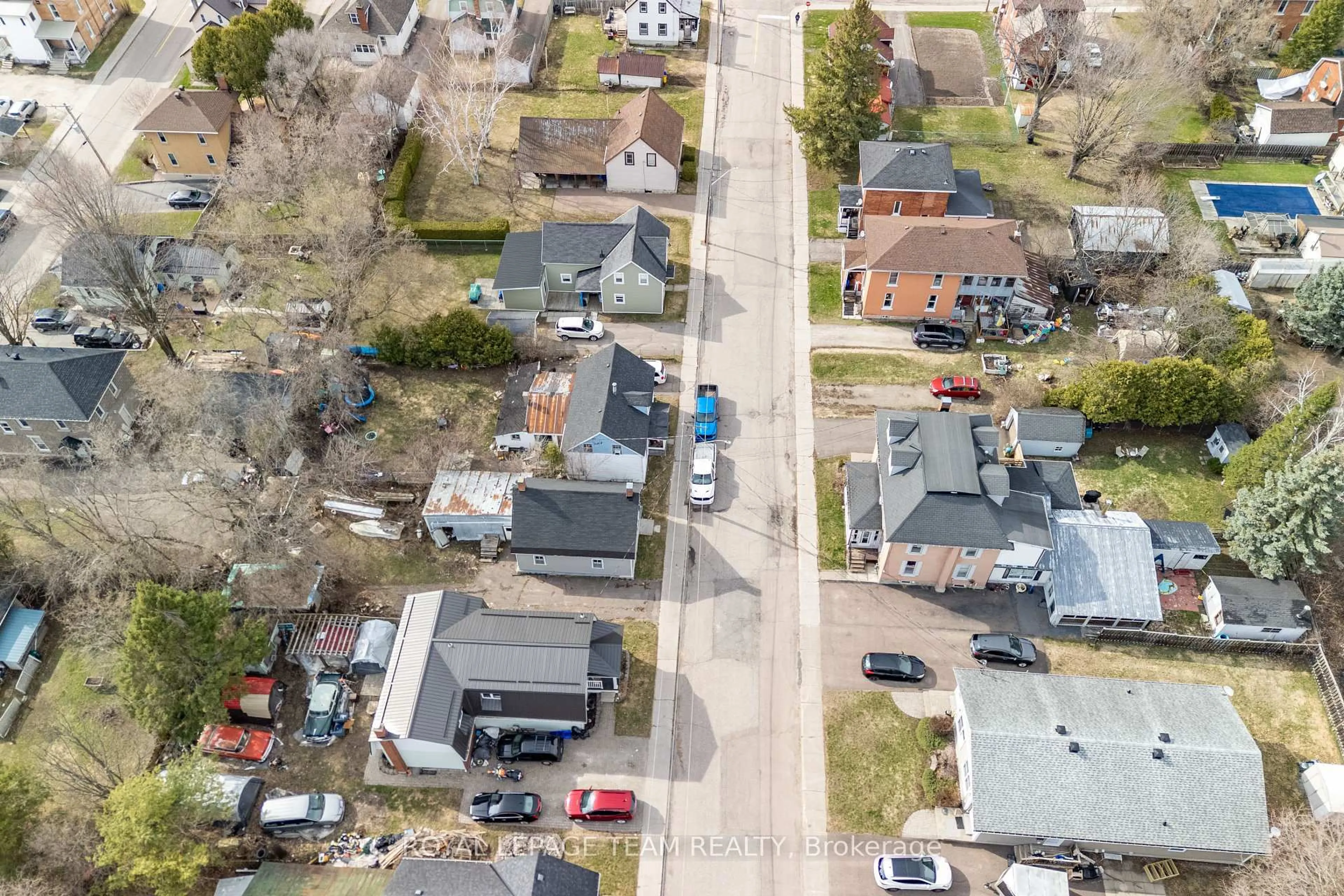 A pic from outside/outdoor area/front of a property/back of a property/a pic from drone, street for 42 Bonnechere St, Renfrew Ontario K7V 1Z1