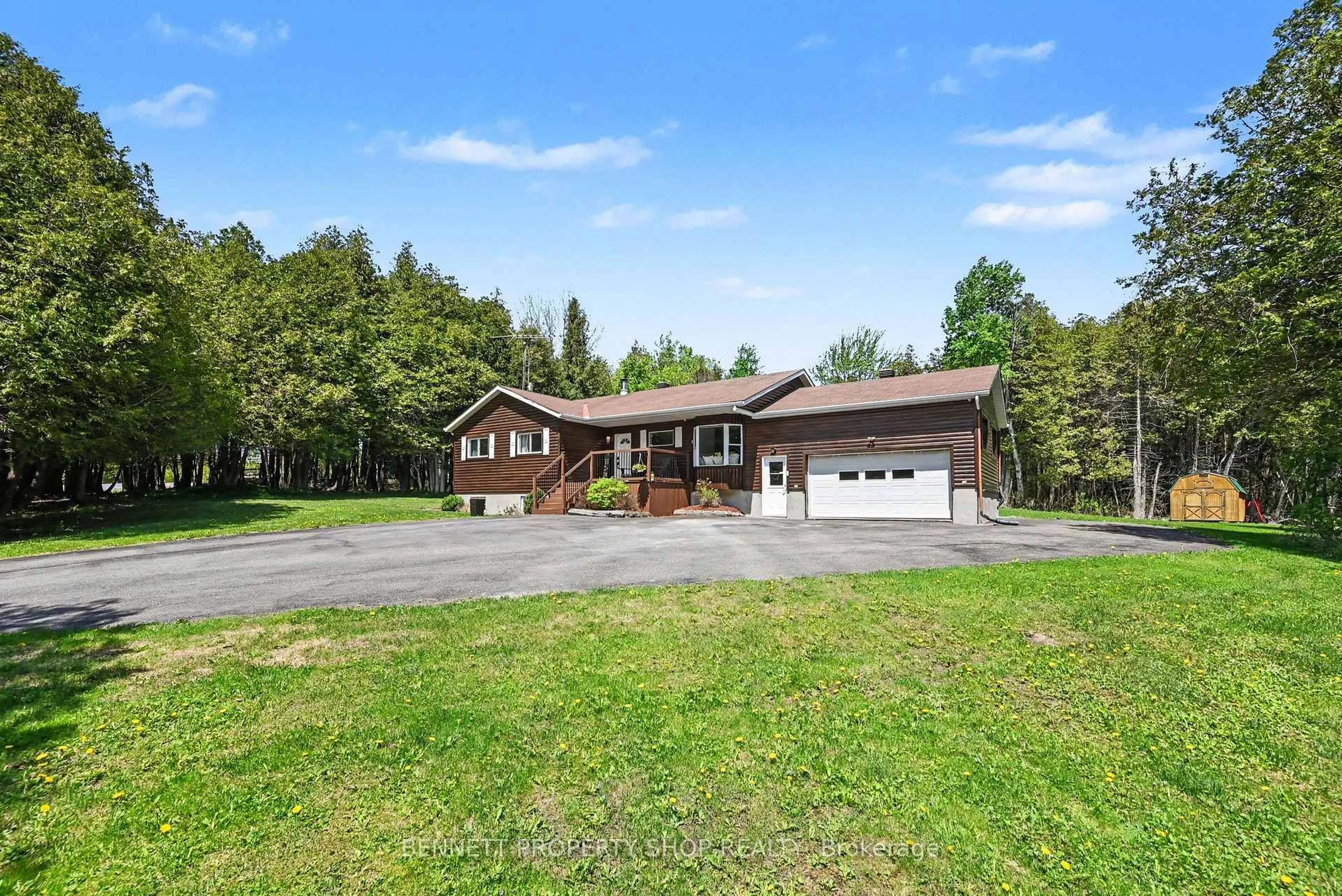 A pic from outside/outdoor area/front of a property/back of a property/a pic from drone, unknown for 3260 Dornie Rd, North Glengarry Ontario K0C 1A0