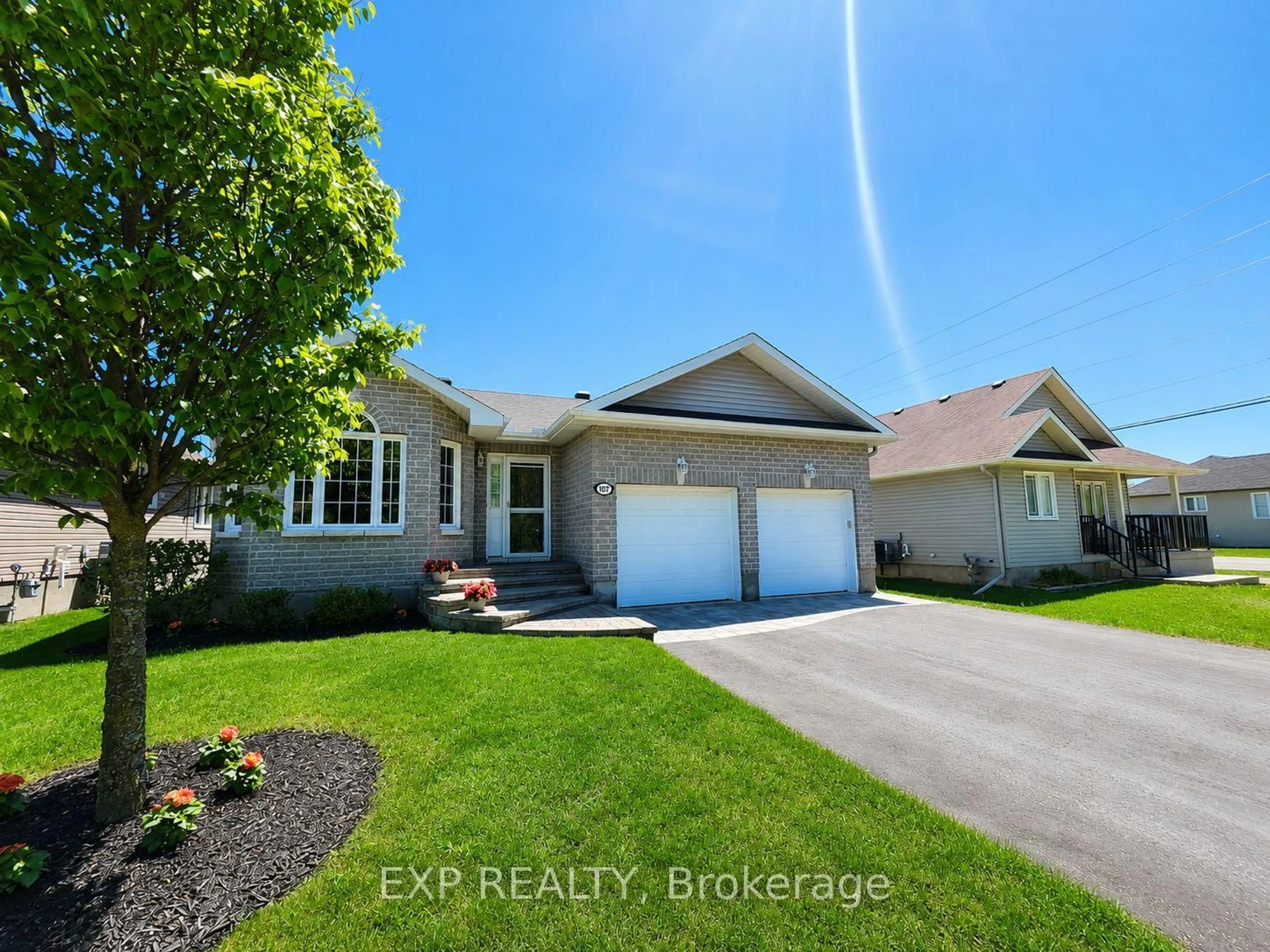 Home with vinyl exterior material, street for 107 Ferrara Dr, Smiths Falls Ontario K7A 0A2