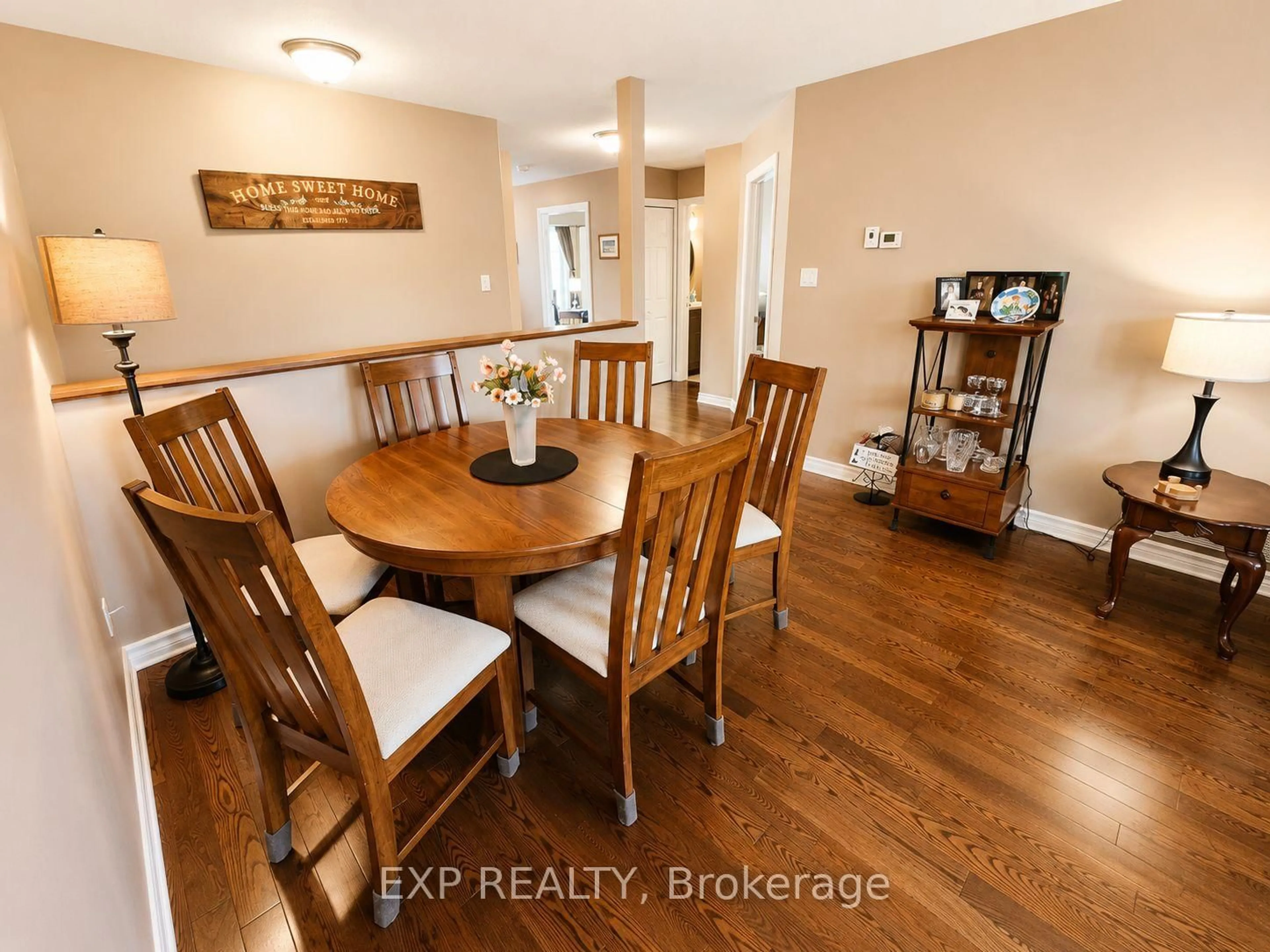 Dining room, wood/laminate floor for 107 Ferrara Dr, Smiths Falls Ontario K7A 0A2