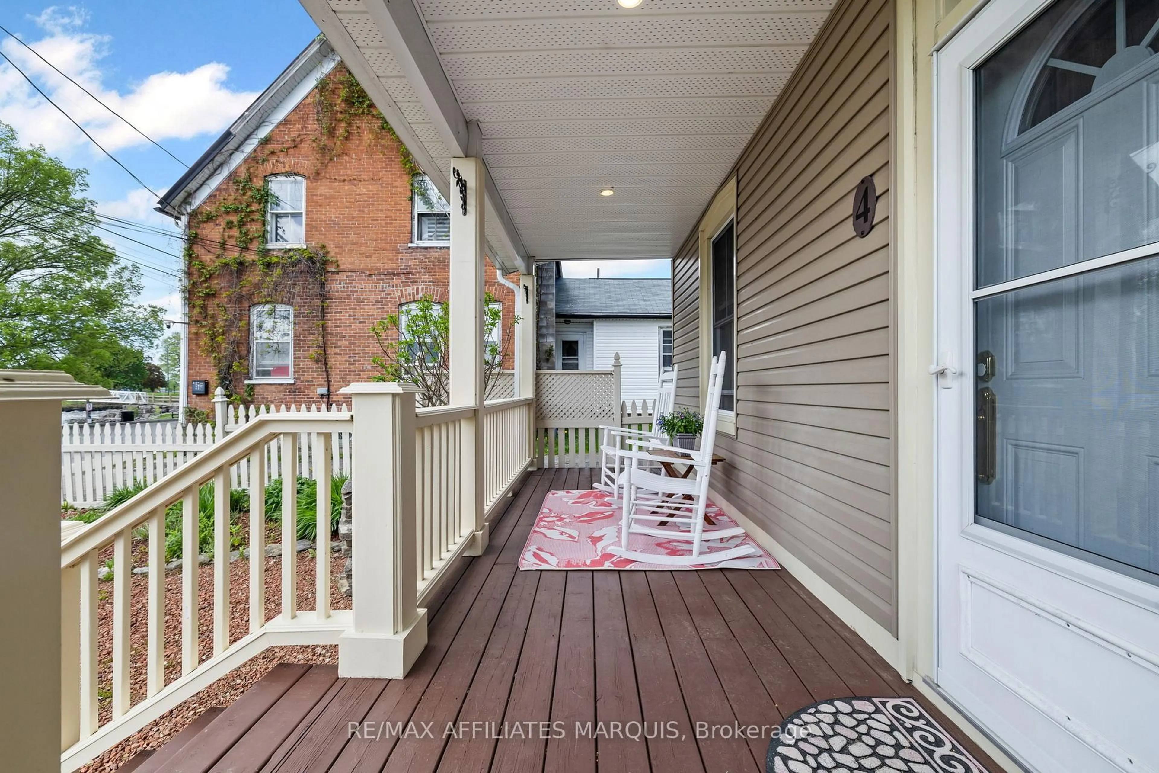 Unknown for 4 Park Ave, Smiths Falls Ontario K7A 1X3