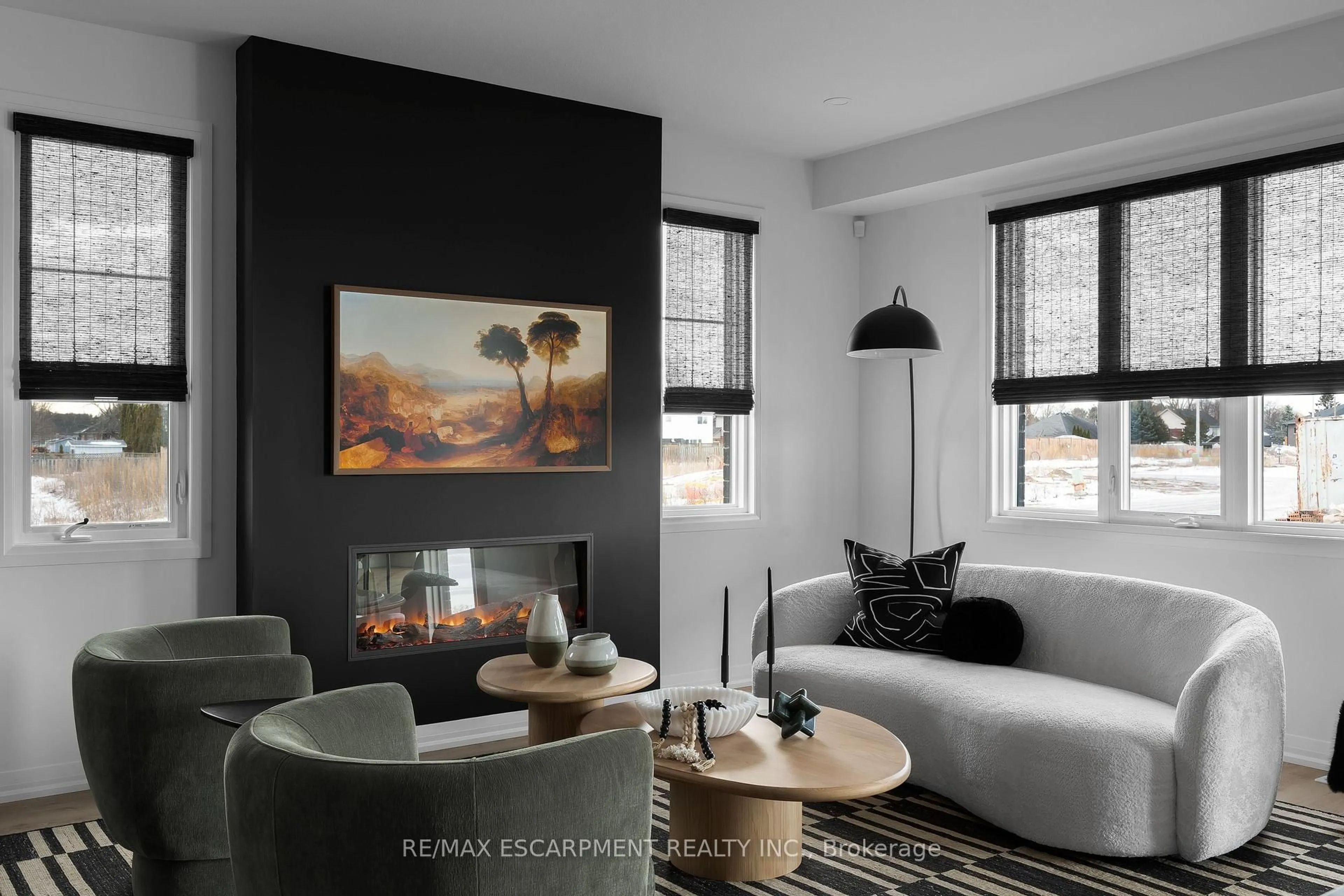 Living room with furniture, unknown for 953 CLARE Ave, Welland Ontario L3C 3C2