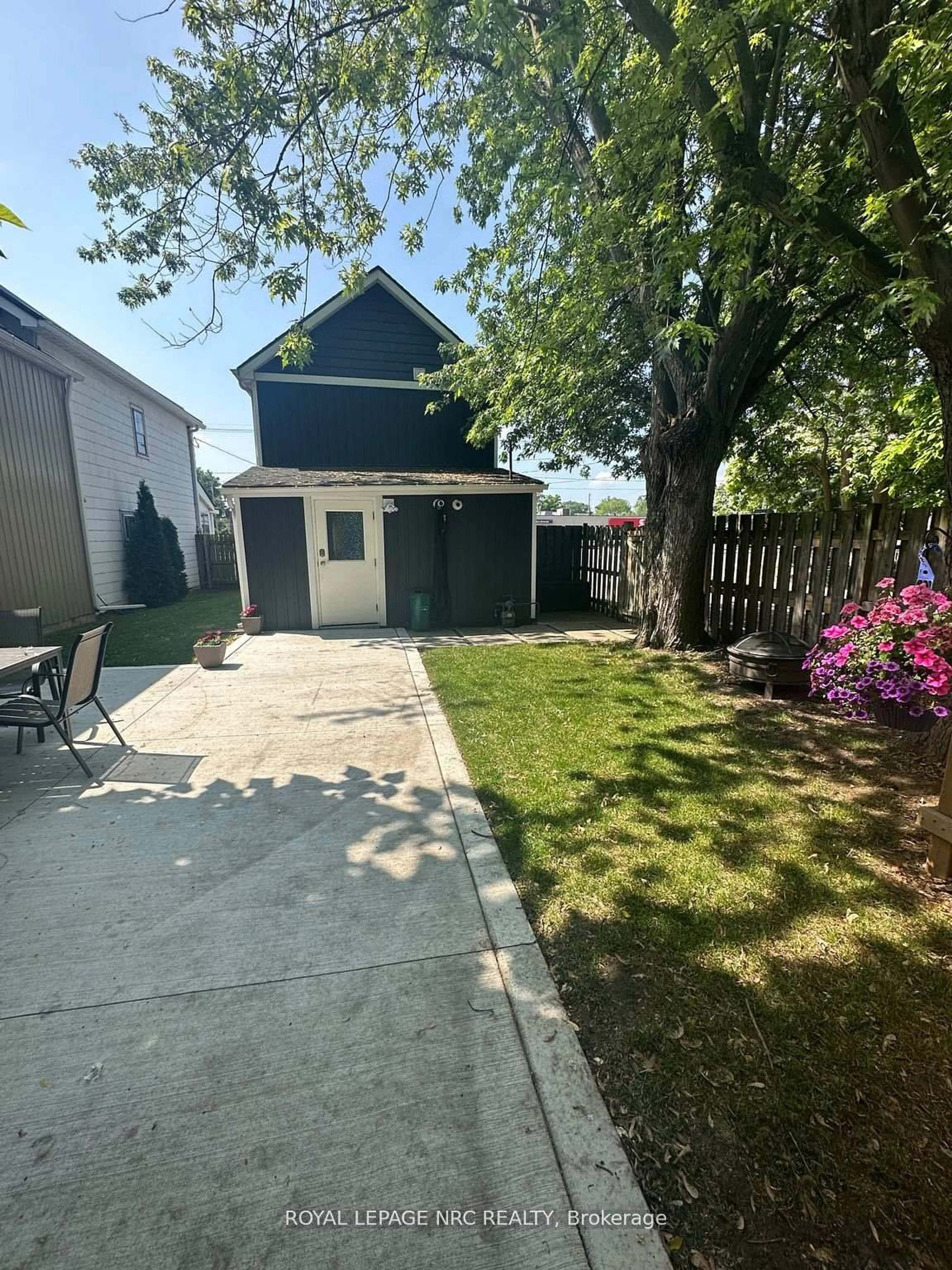 Unknown for 10 Thorold Rd, Welland Ontario L3C 3T2
