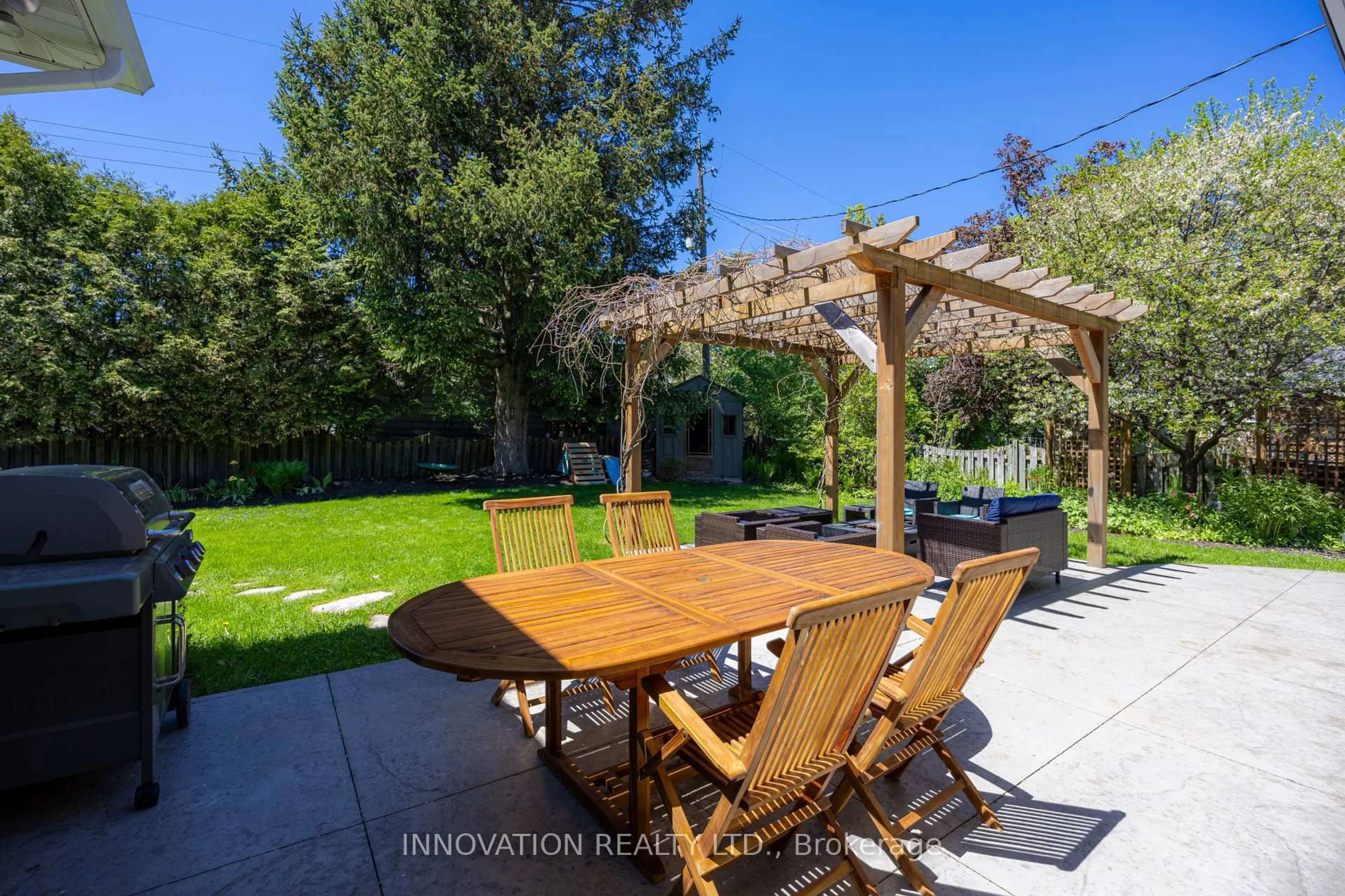 Patio, street for 2382 Alta Vista Dr, Ottawa Ontario K1H 7N1