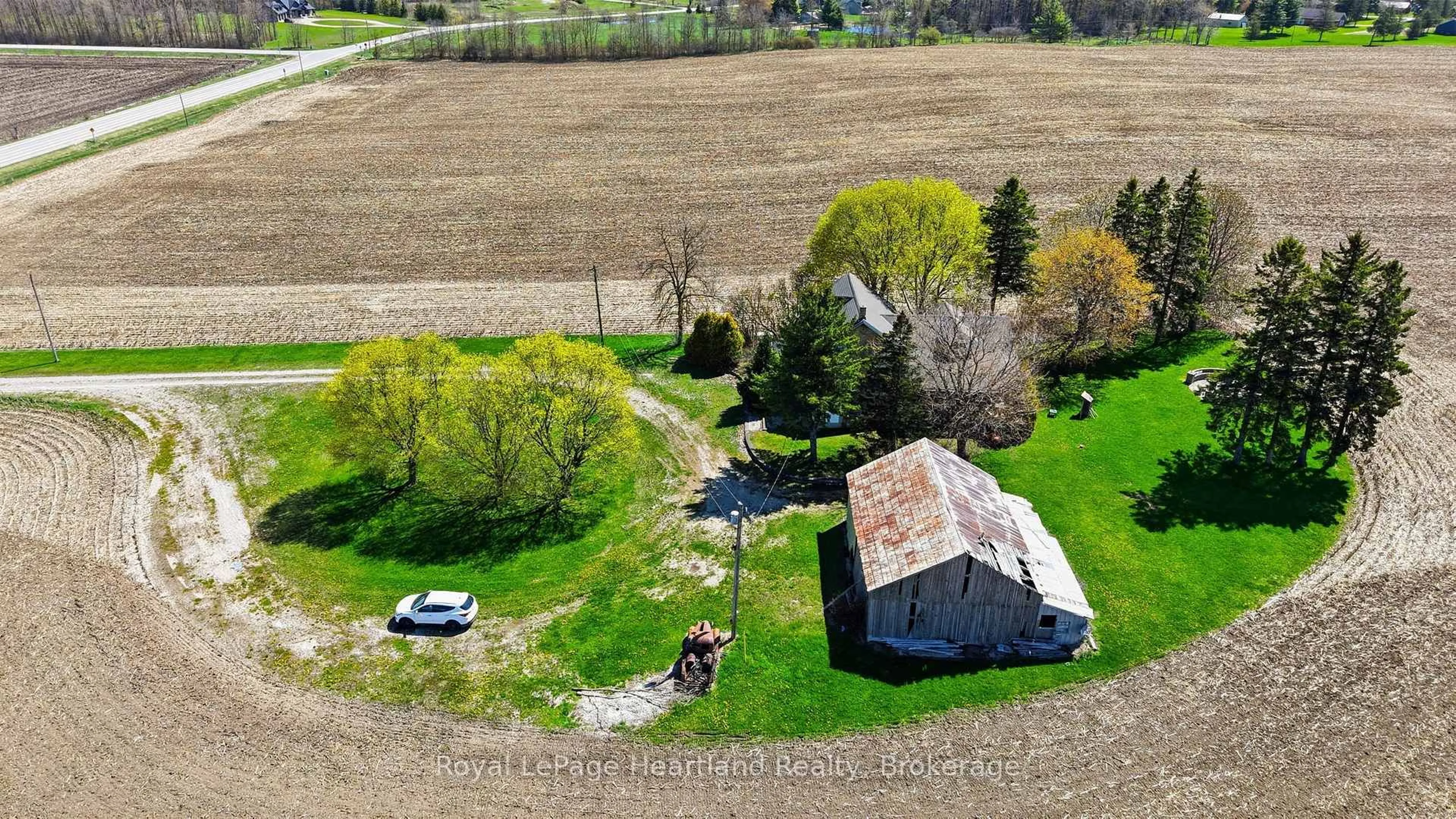 A pic from outside/outdoor area/front of a property/back of a property/a pic from drone, street for 46341 Fordwich Line, Howick Ontario N0G 1M0