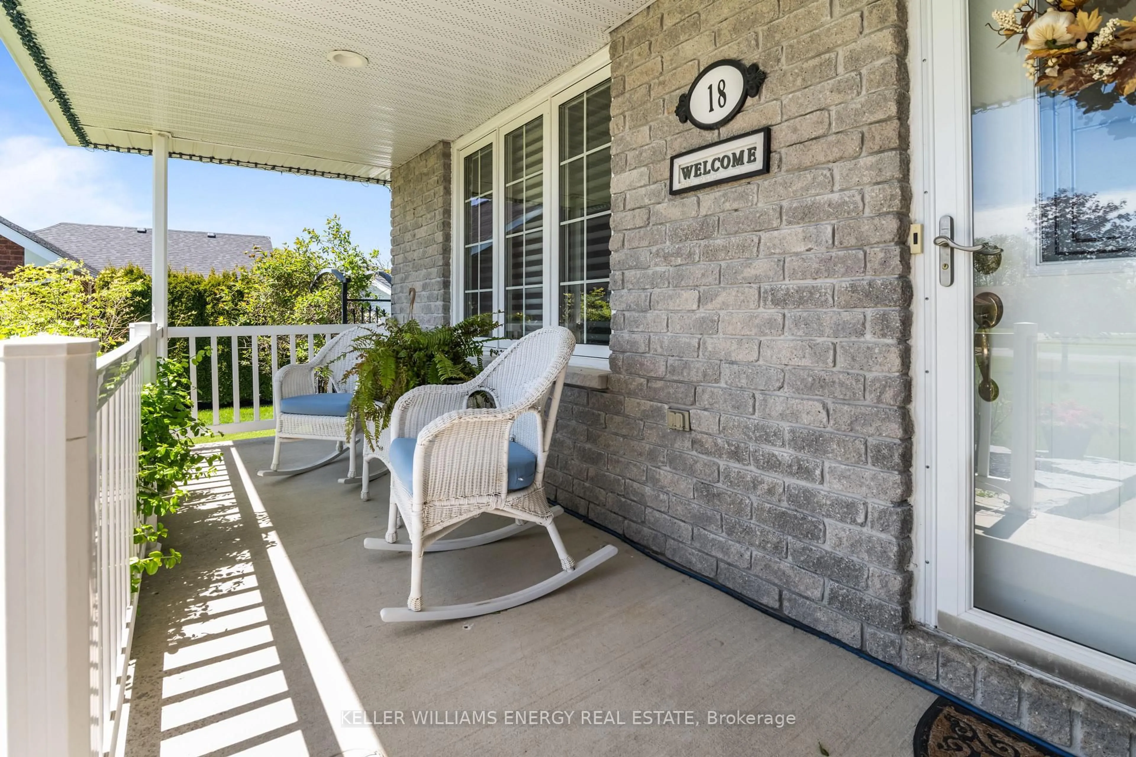 Patio, street for 18 Applewood Dr, Trent Hills Ontario K0L 1L0