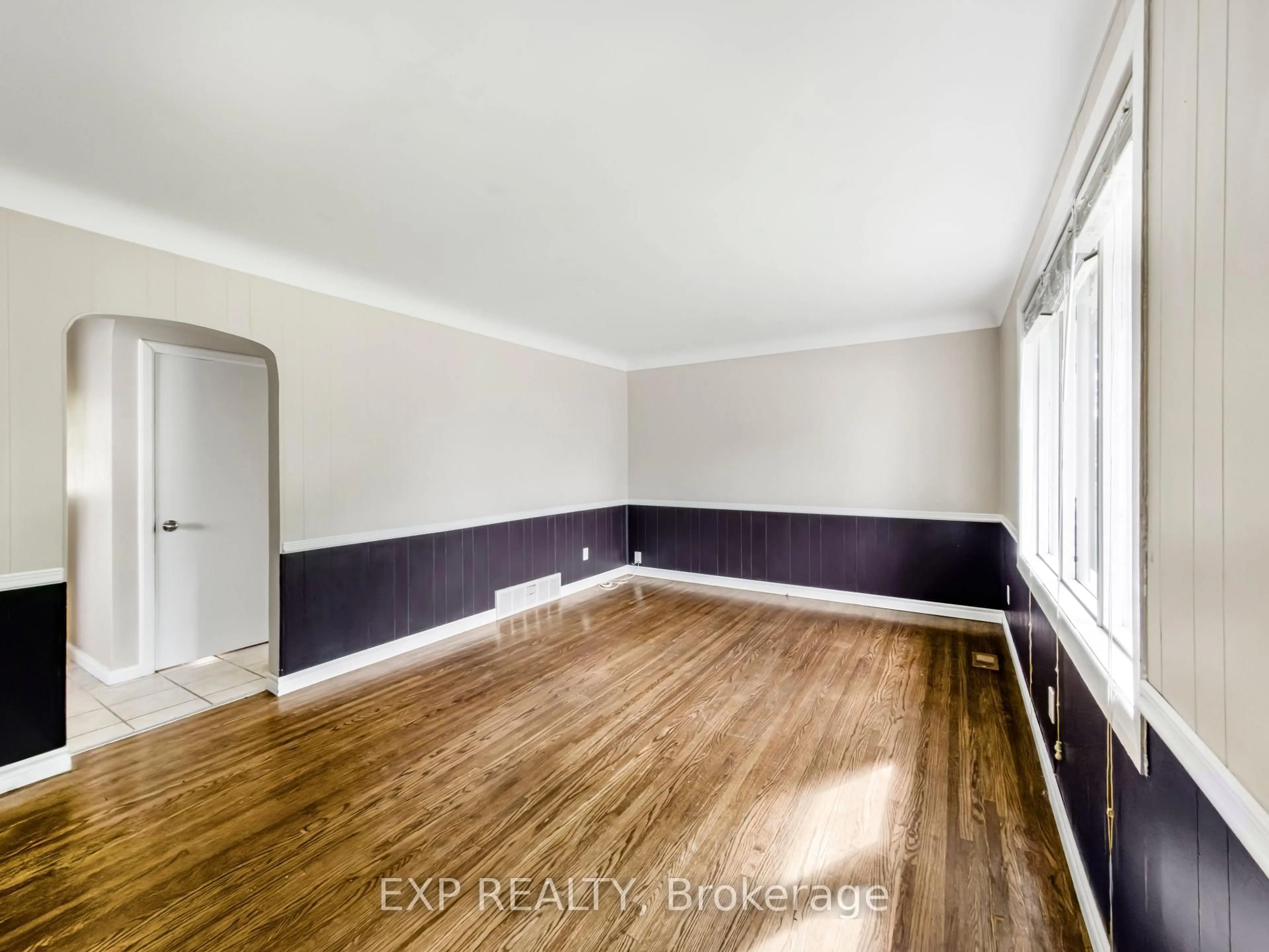 A pic of a room for 2114 GIRARDOT St, Windsor Ontario N9B 1R2
