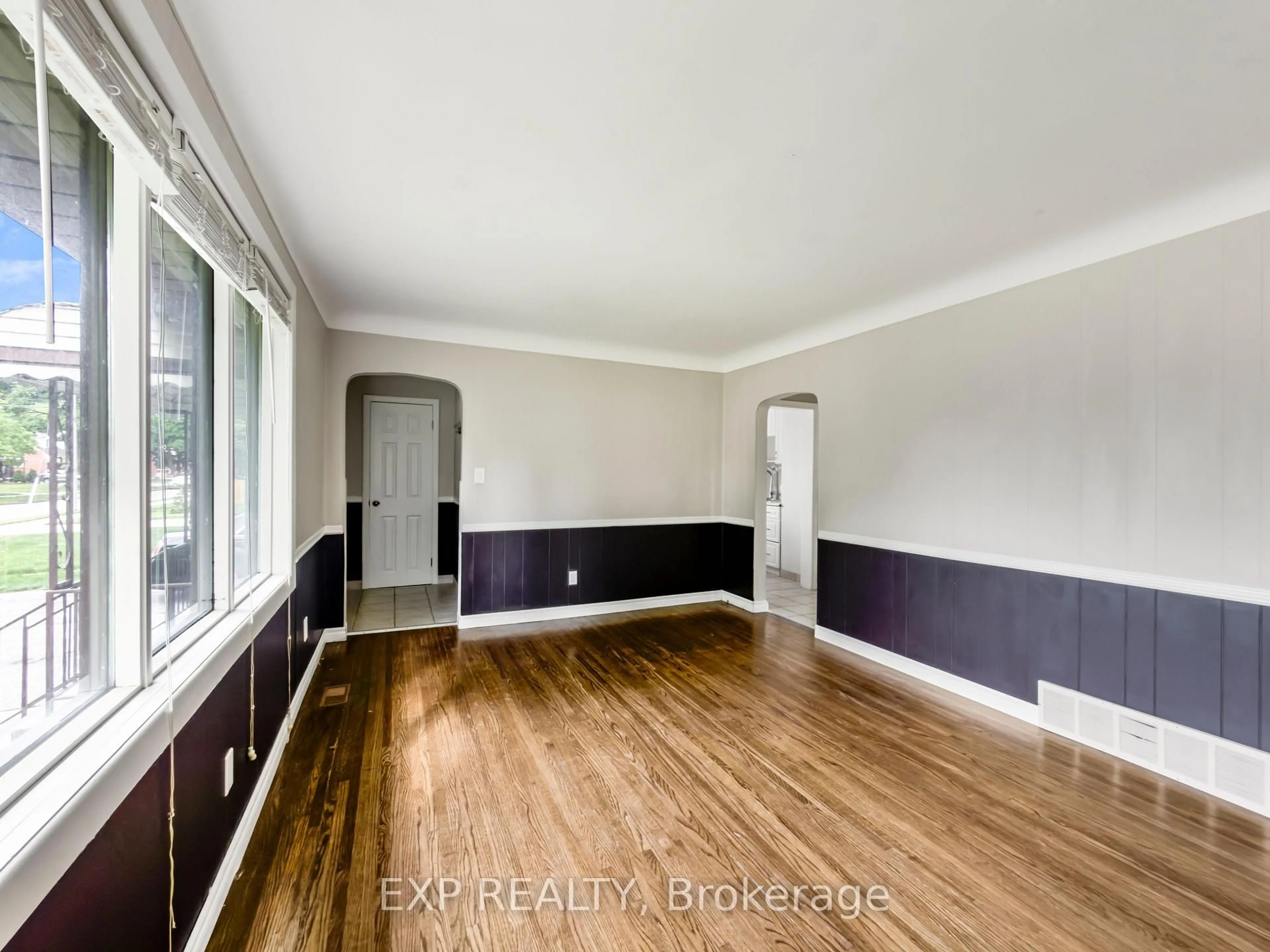 A pic of a room for 2114 GIRARDOT St, Windsor Ontario N9B 1R2