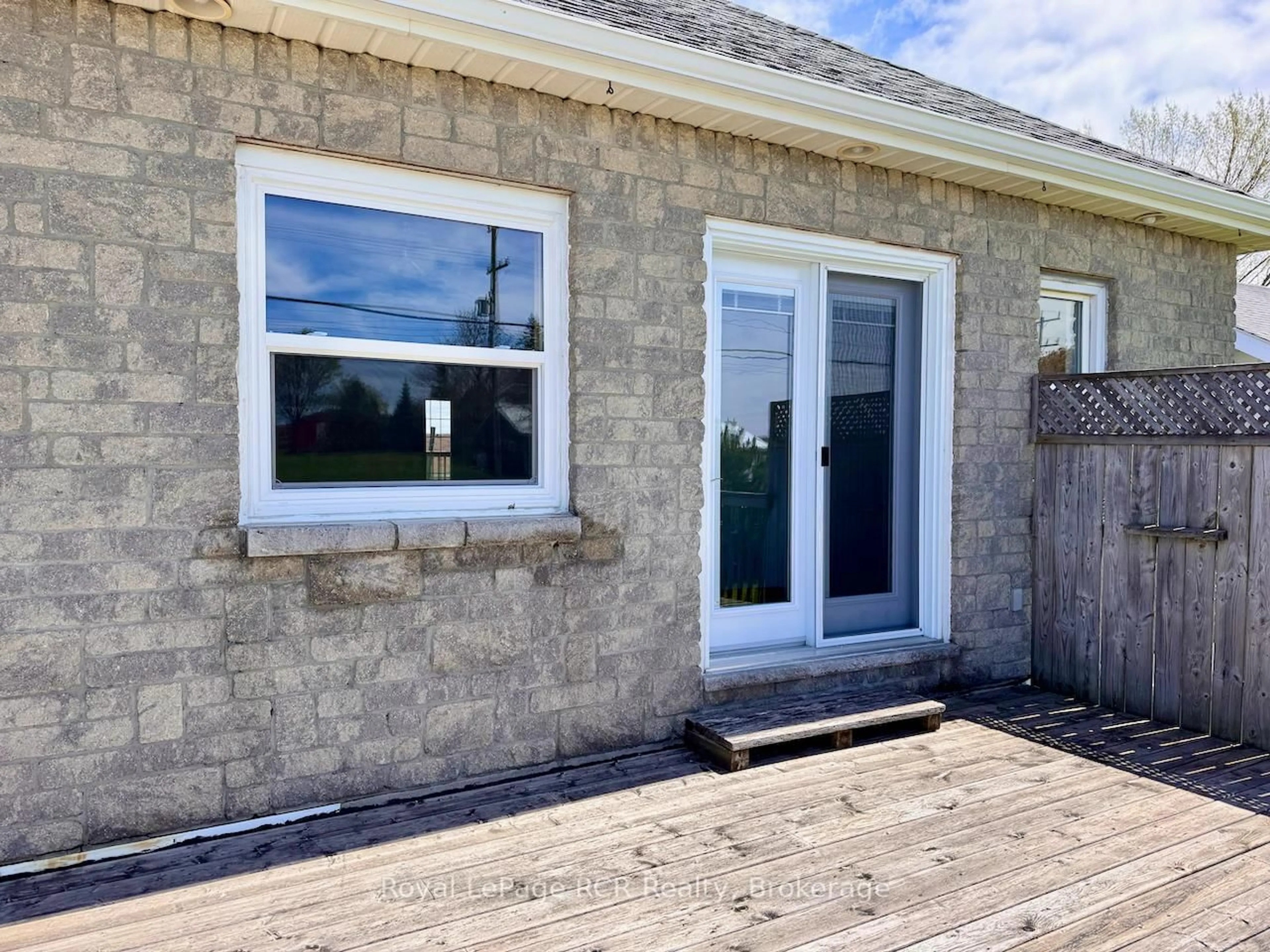 Home with vinyl exterior material, street for 2854 6 Highway, Northern Bruce Peninsula Ontario N0H 1W0