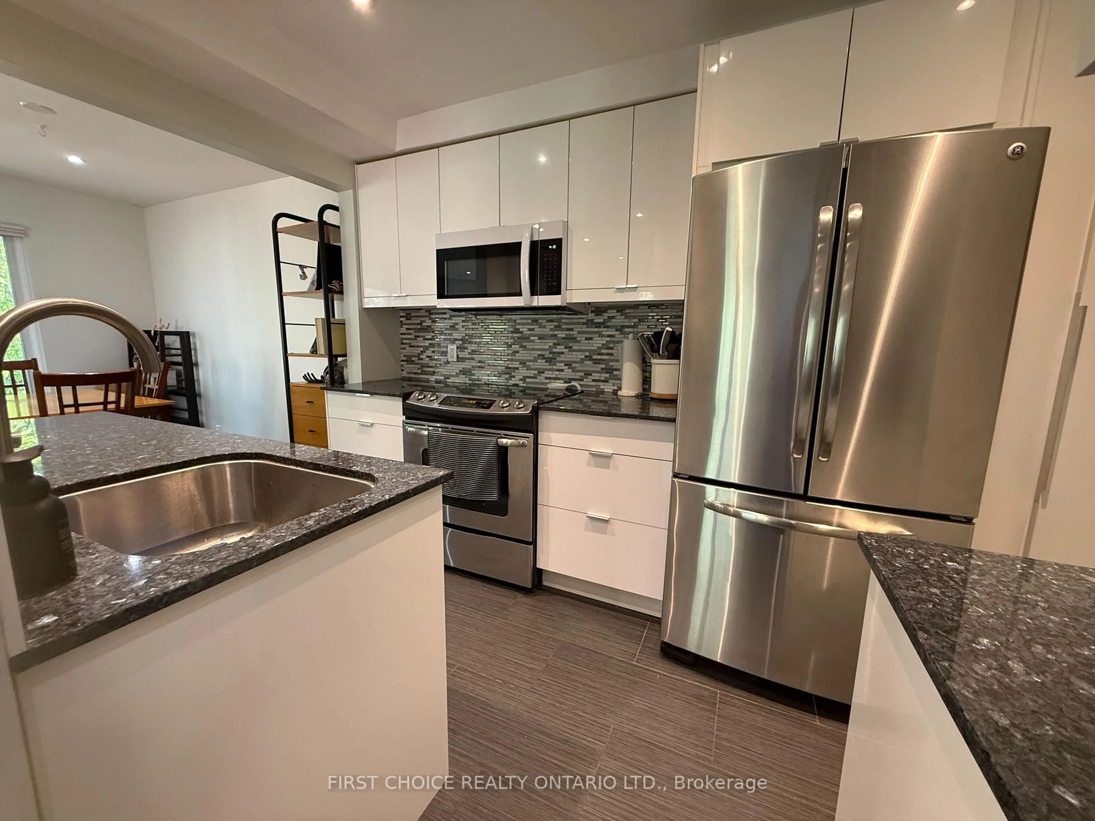 Unknown for 130 Greenfield Ave #C, Ottawa Ontario K1S 5L2