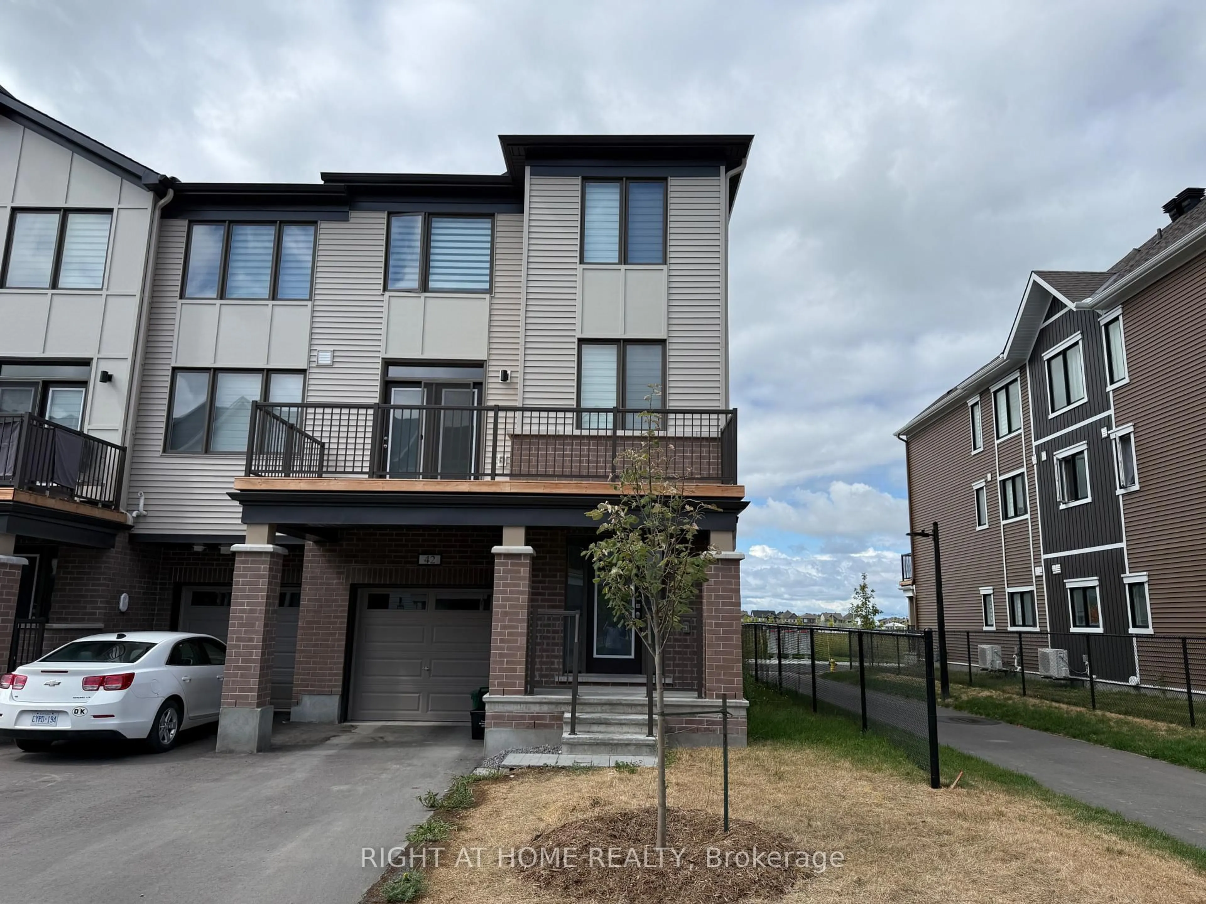 A pic from outside/outdoor area/front of a property/back of a property/a pic from drone, street for 42 STITCH Mews, Richmond Ontario K0A 2Z0