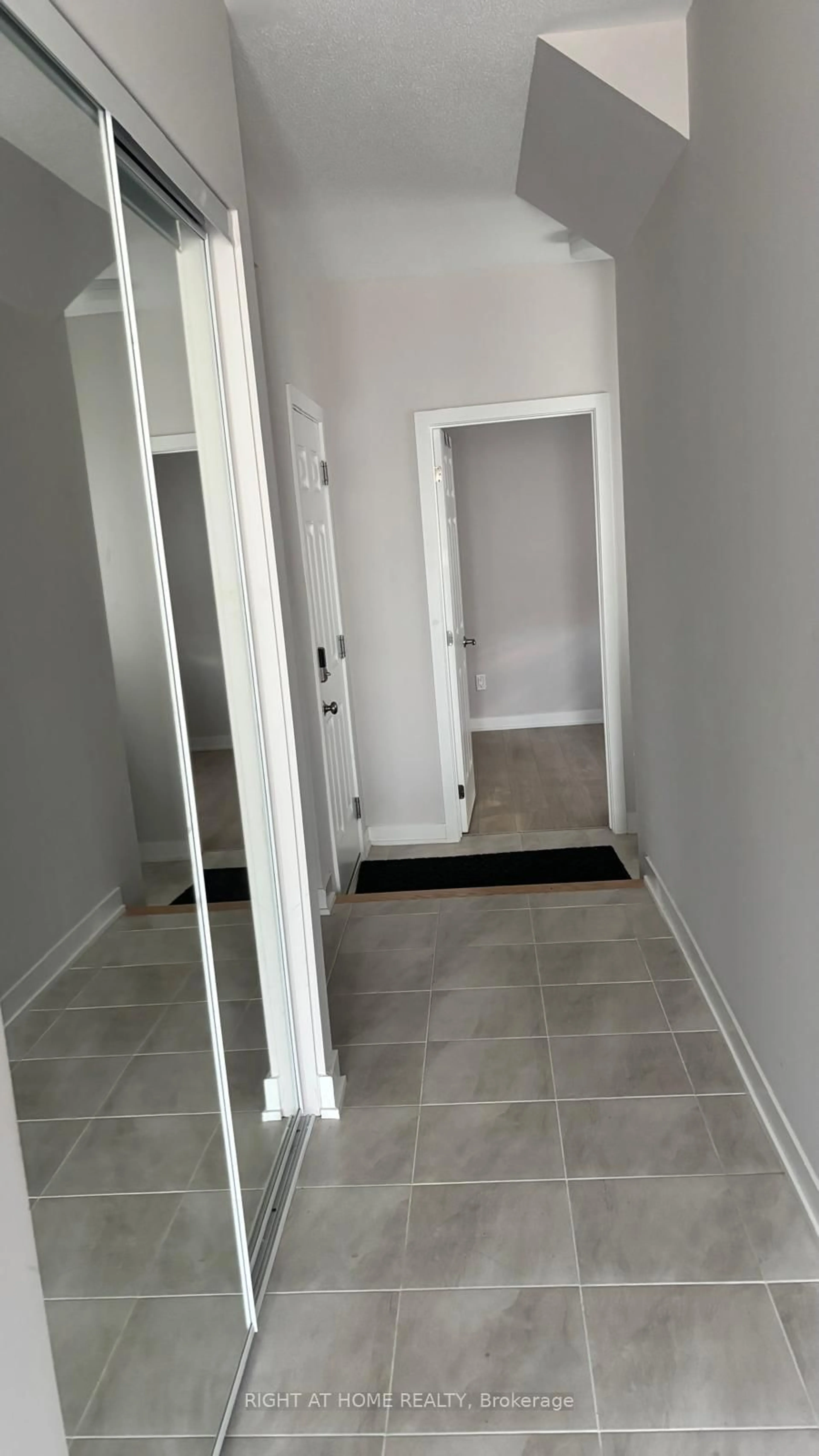 Unknown for 42 STITCH Mews, Richmond Ontario K0A 2Z0