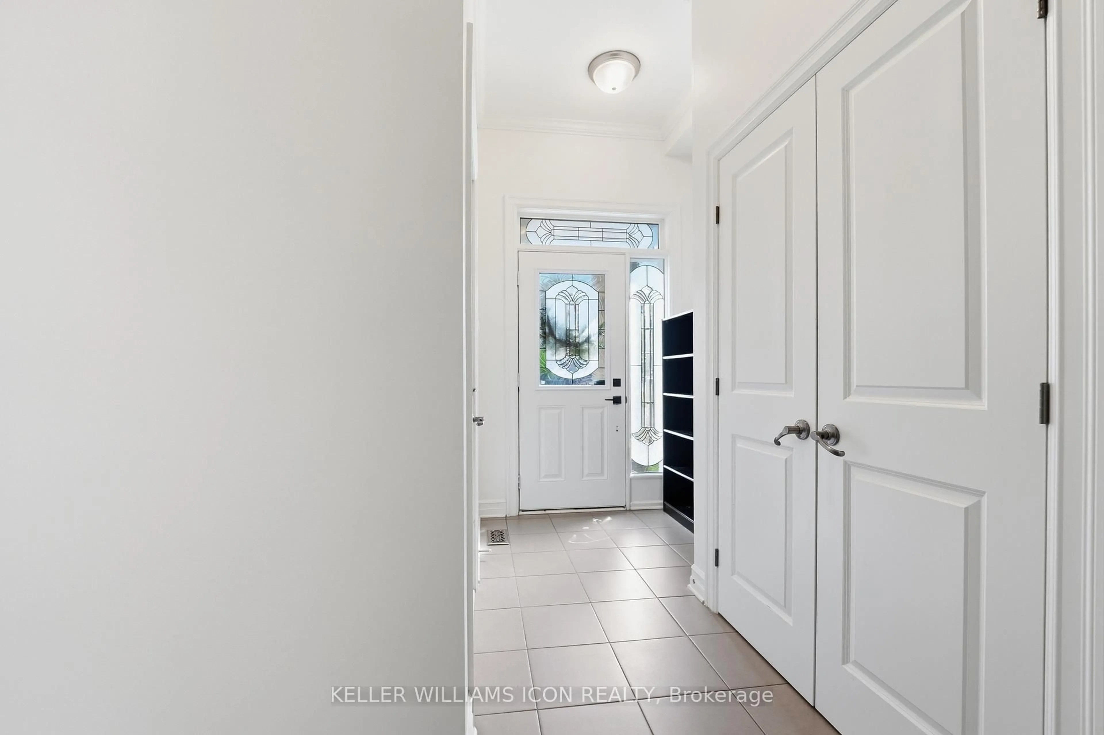 Indoor entryway for 145 Abetti Rdge, Ottawa Ontario K2J 0Y7