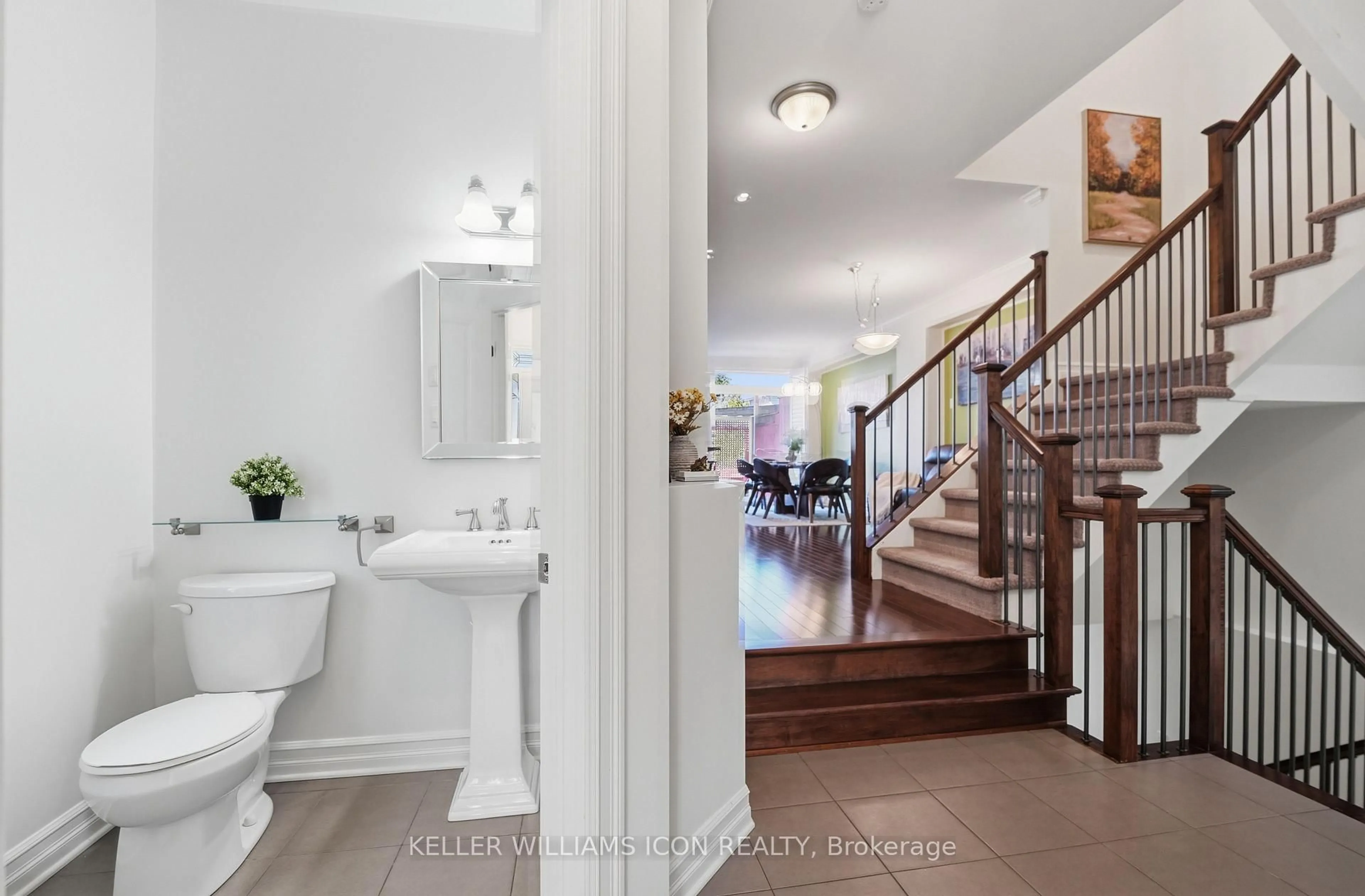Indoor entryway for 145 Abetti Rdge, Ottawa Ontario K2J 0Y7