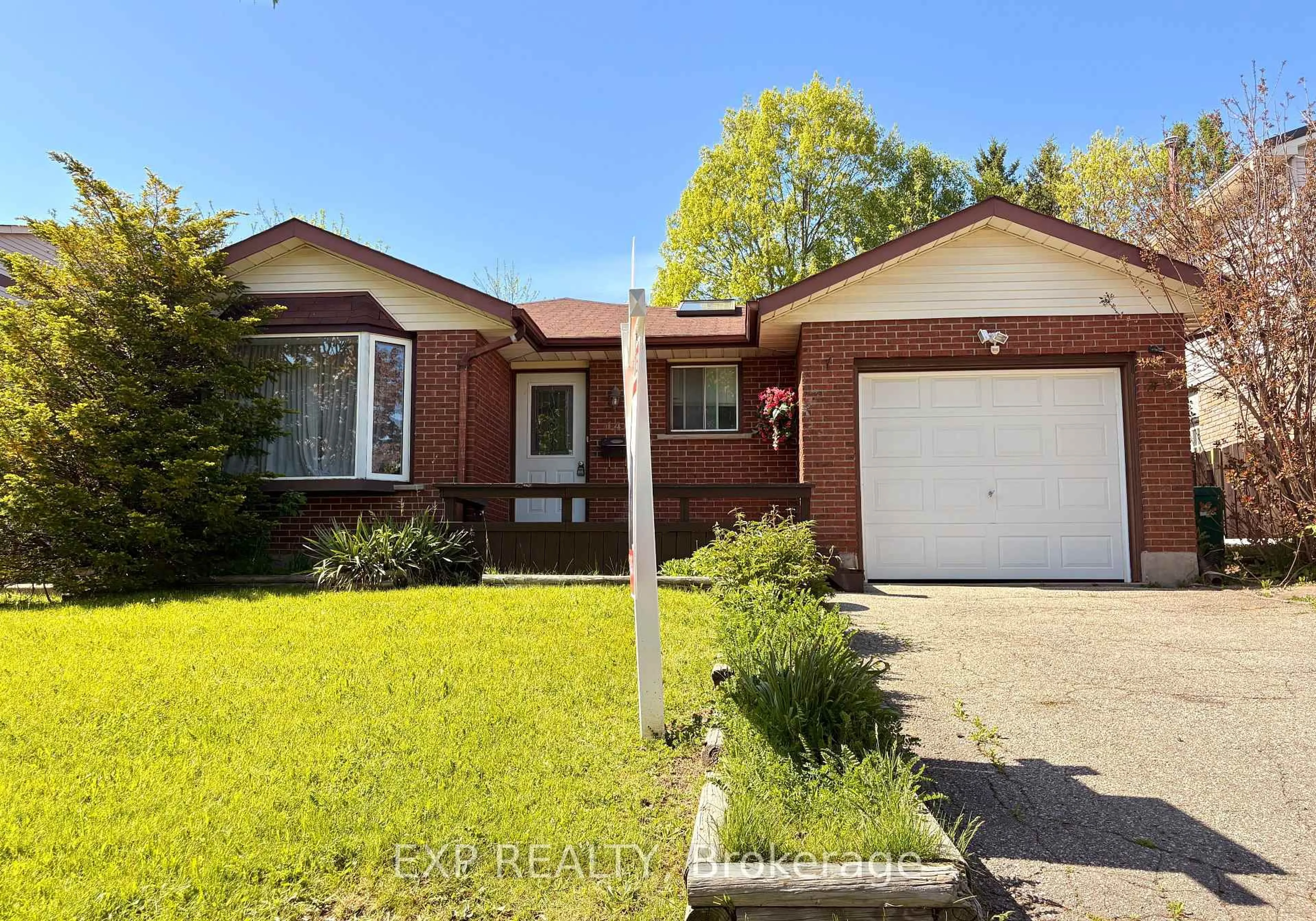 Home with brick exterior material, street for 146 Bechtel Dr, Kitchener Ontario N2P 1S3