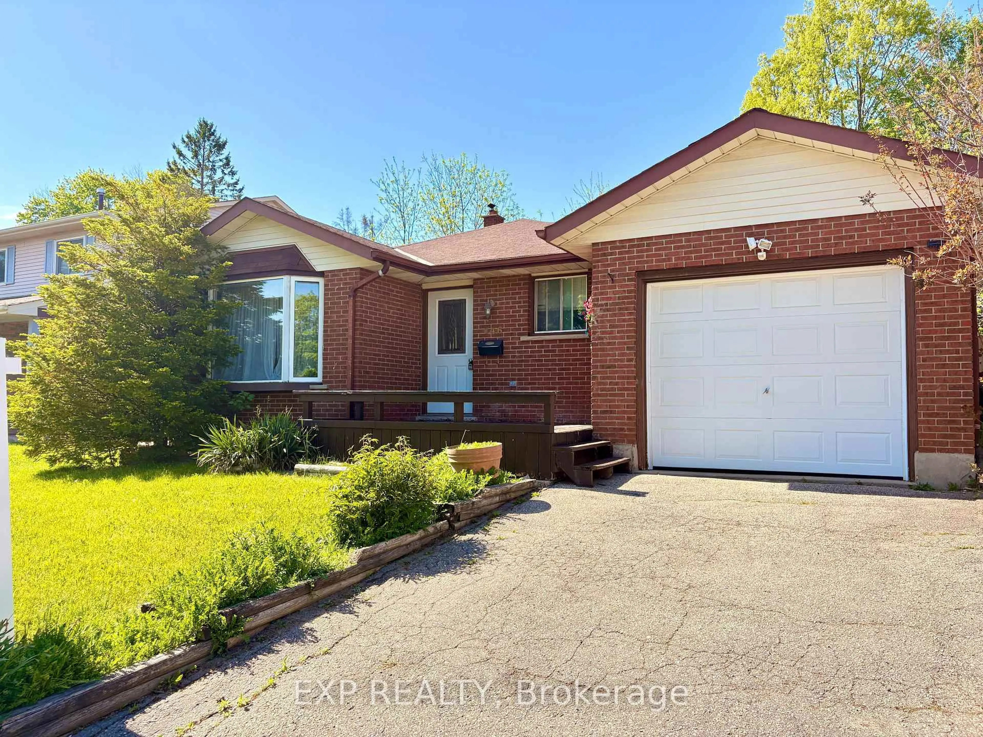 Home with brick exterior material, street for 146 Bechtel Dr, Kitchener Ontario N2P 1S3