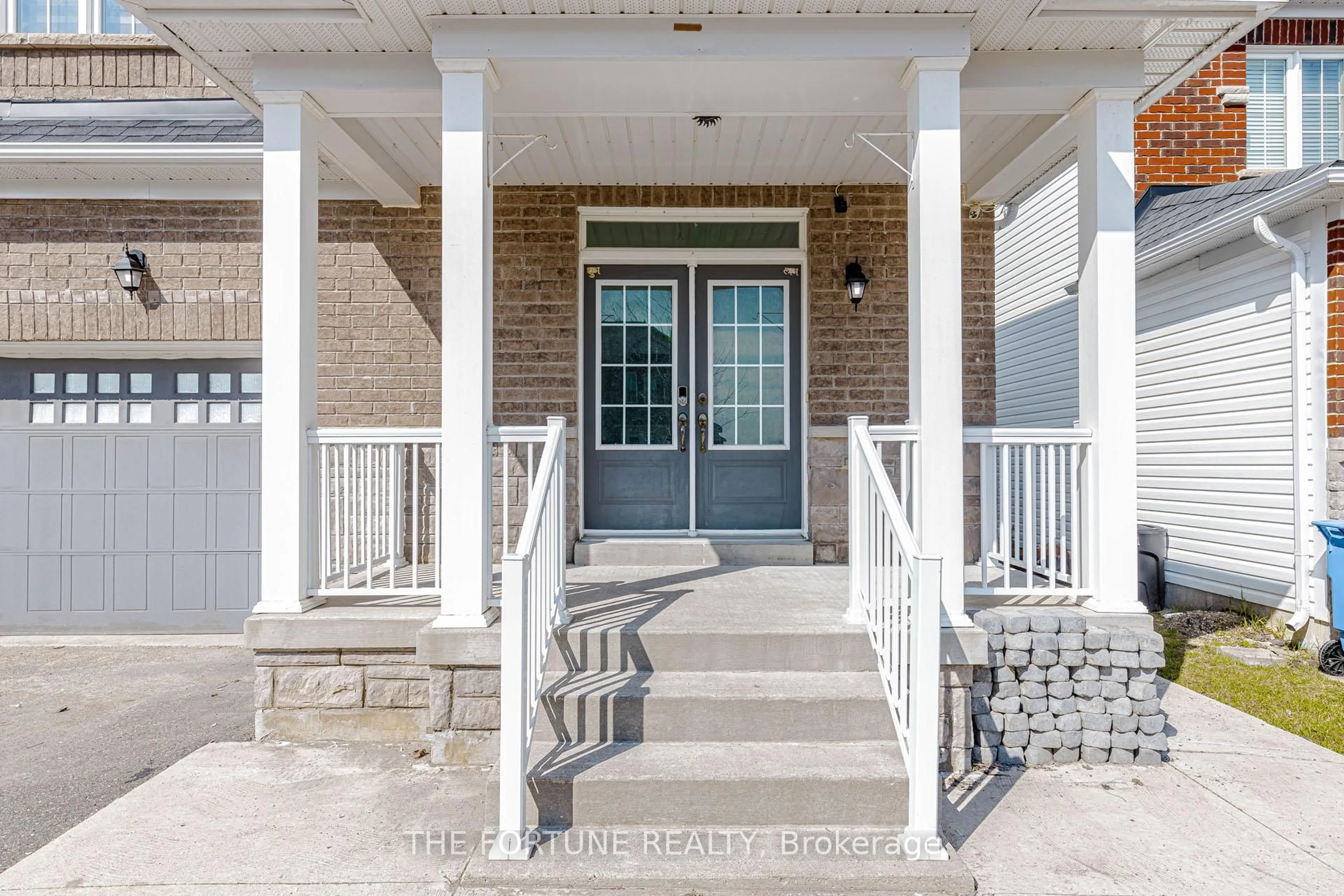 Indoor entryway for 181 Johnson Dr, Shelburne Ontario L9V 3V7