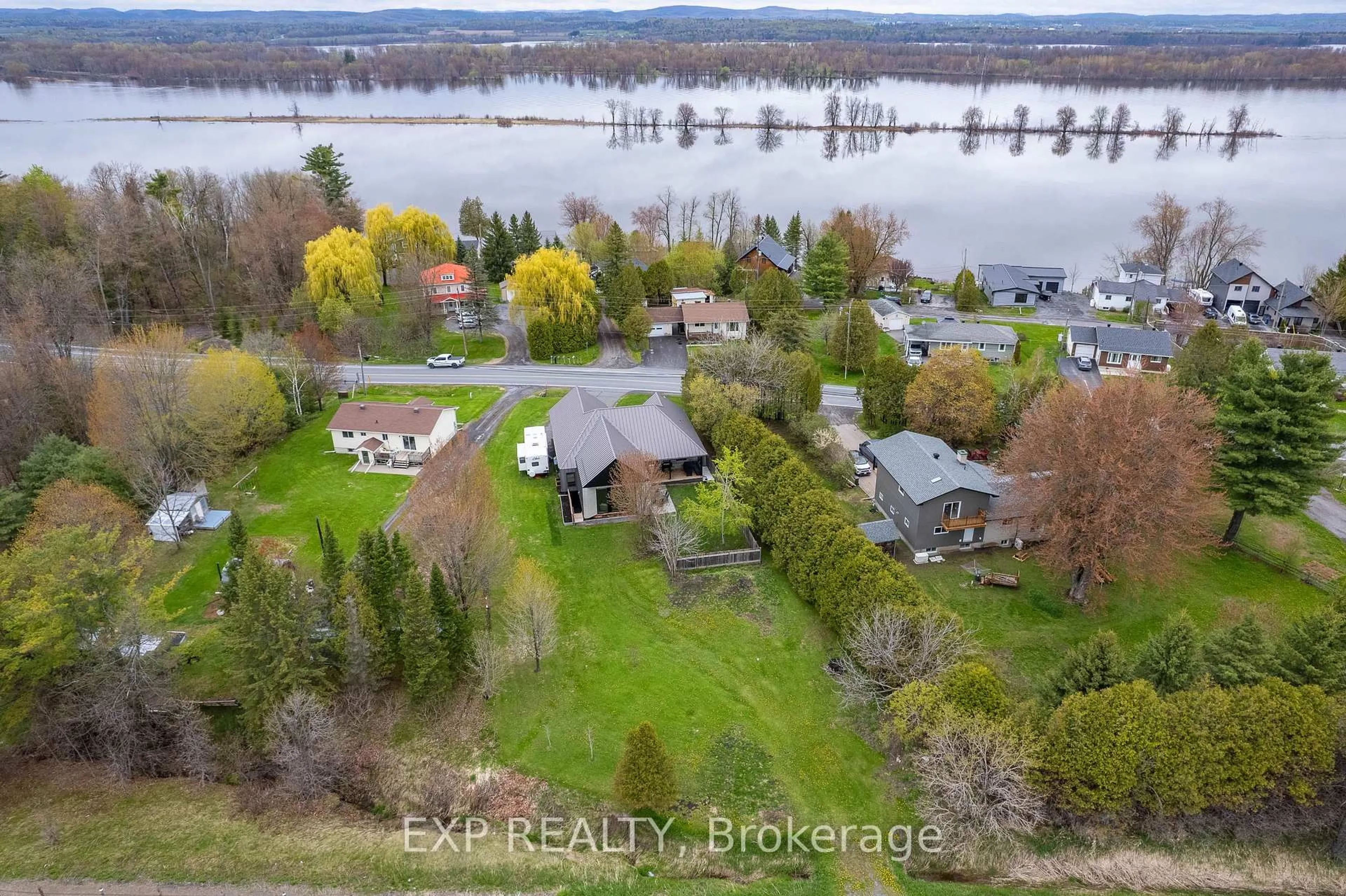 A pic from outside/outdoor area/front of a property/back of a property/a pic from drone, water/lake/river/ocean view for 3568 PRINCIPALE St, Alfred and Plantagenet Ontario K0A 3K0