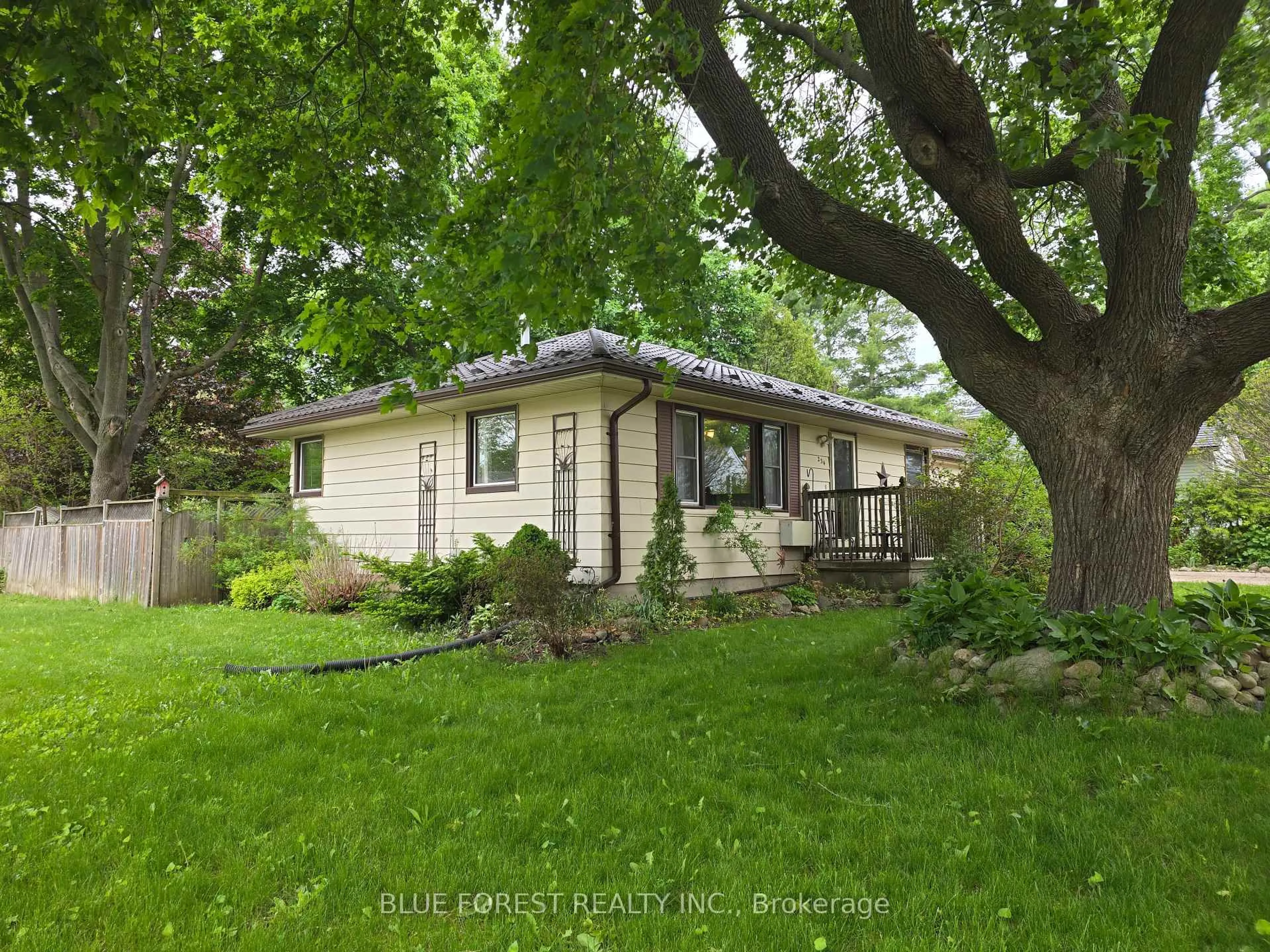 Home with vinyl exterior material, street for 234 Flora St, West Elgin Ontario N0L 2C0