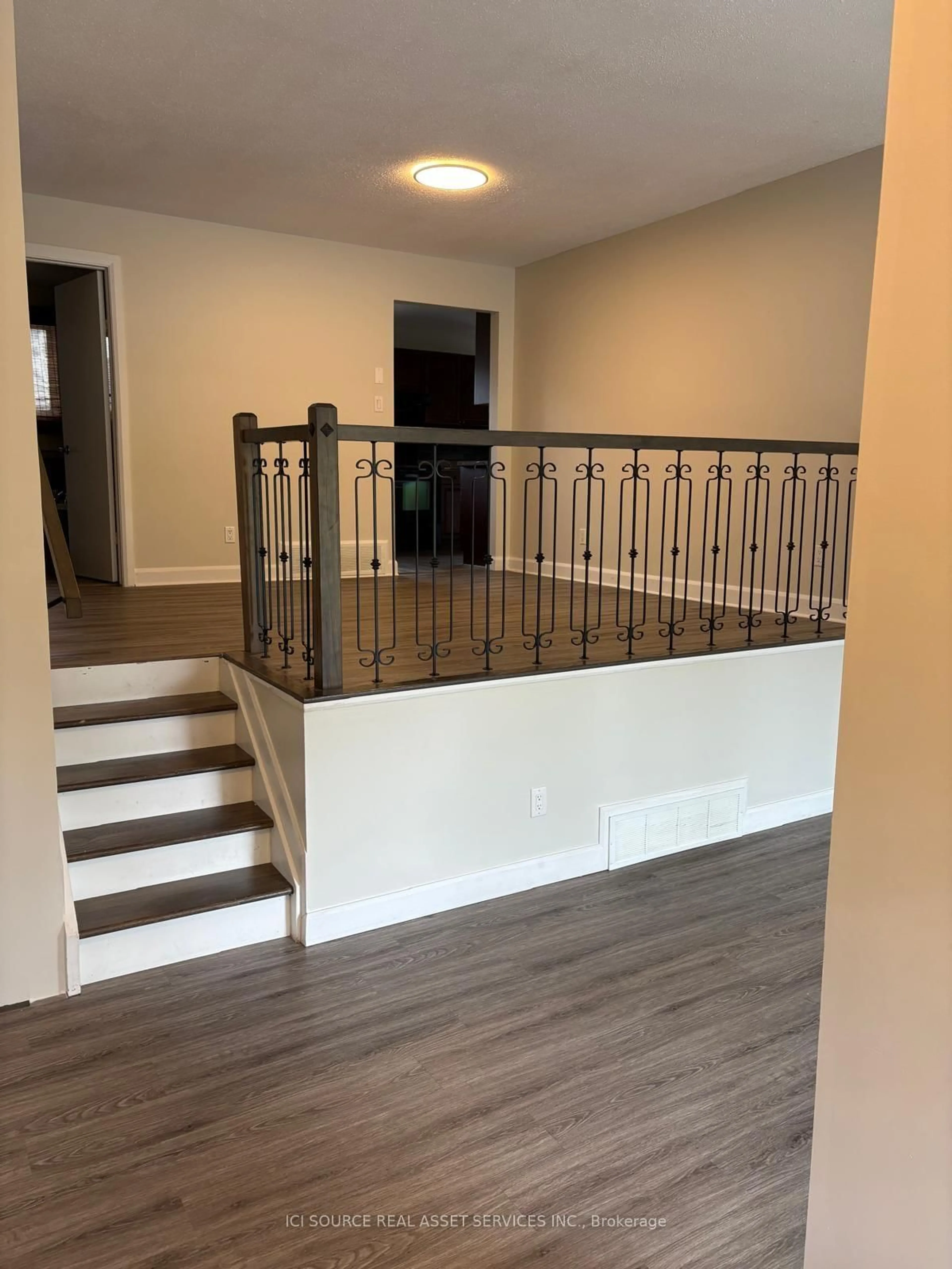 Unknown for 2 Caribou Ave, Stittsville Ontario K2S 1M5
