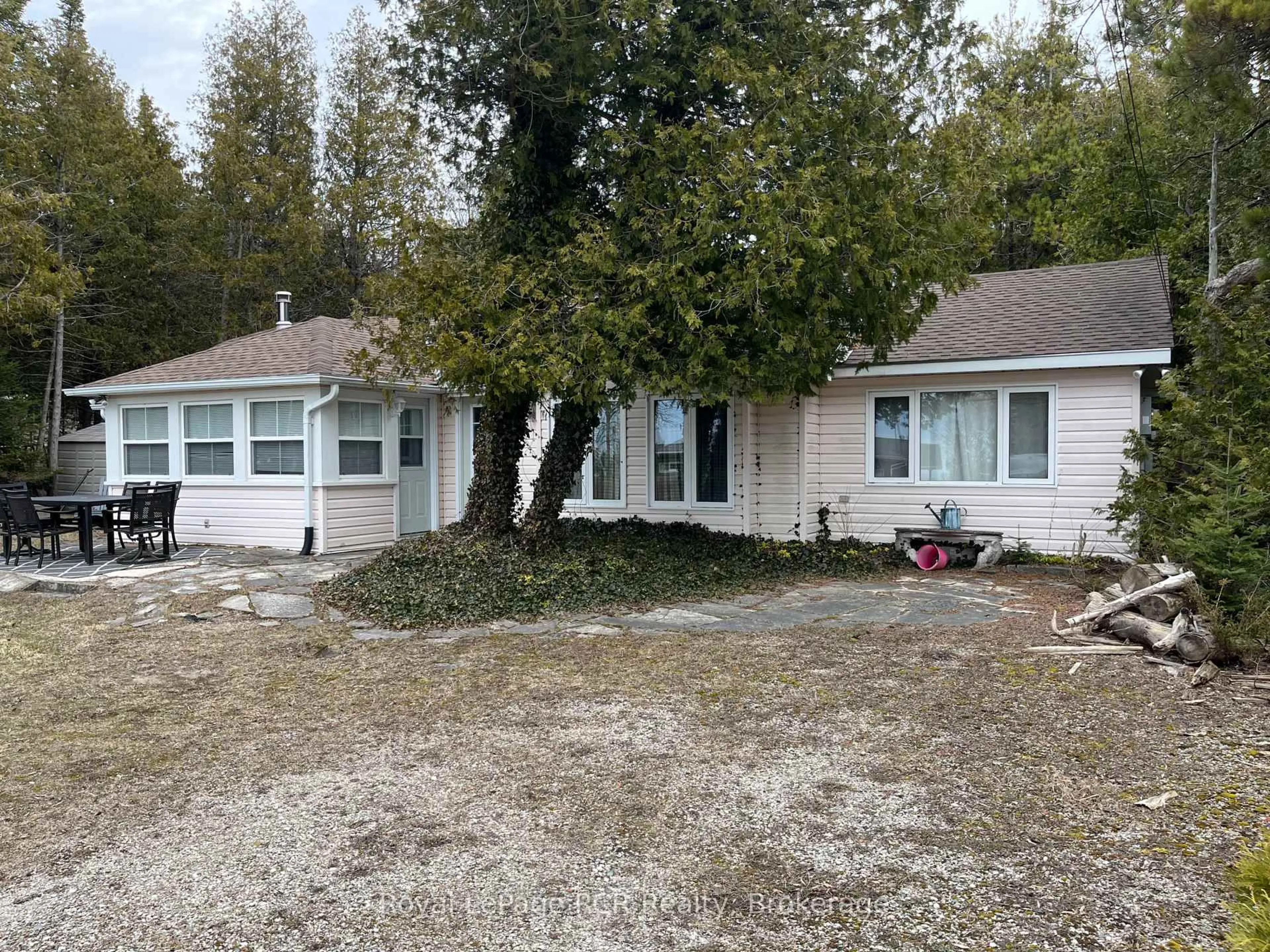 Unknown for 1371 2nd Ave, Native Leased Lands Ontario N0H 2L0