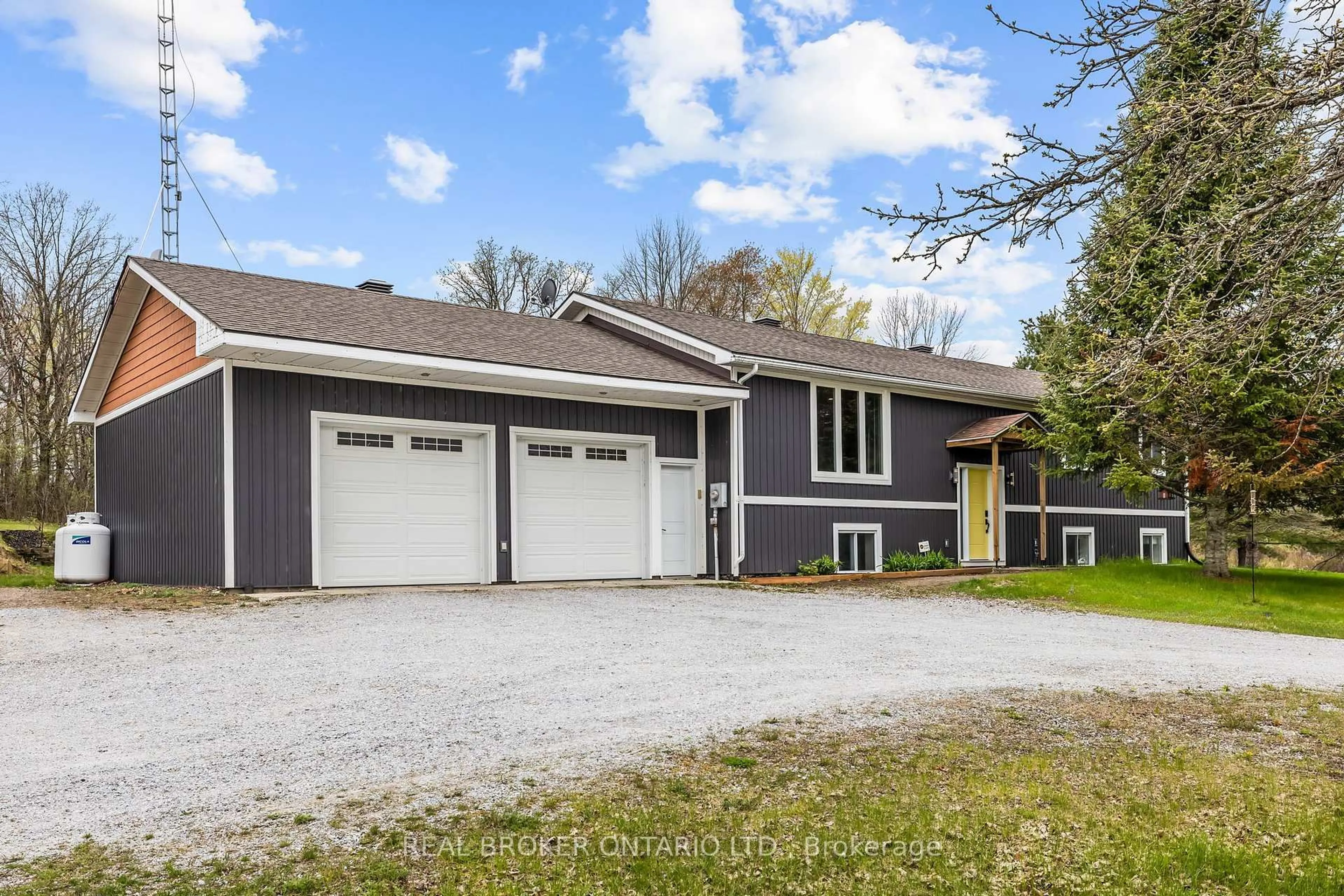 Home with vinyl exterior material, unknown for 462 Anglican Church Rd, Perth Ontario K7H 3C6