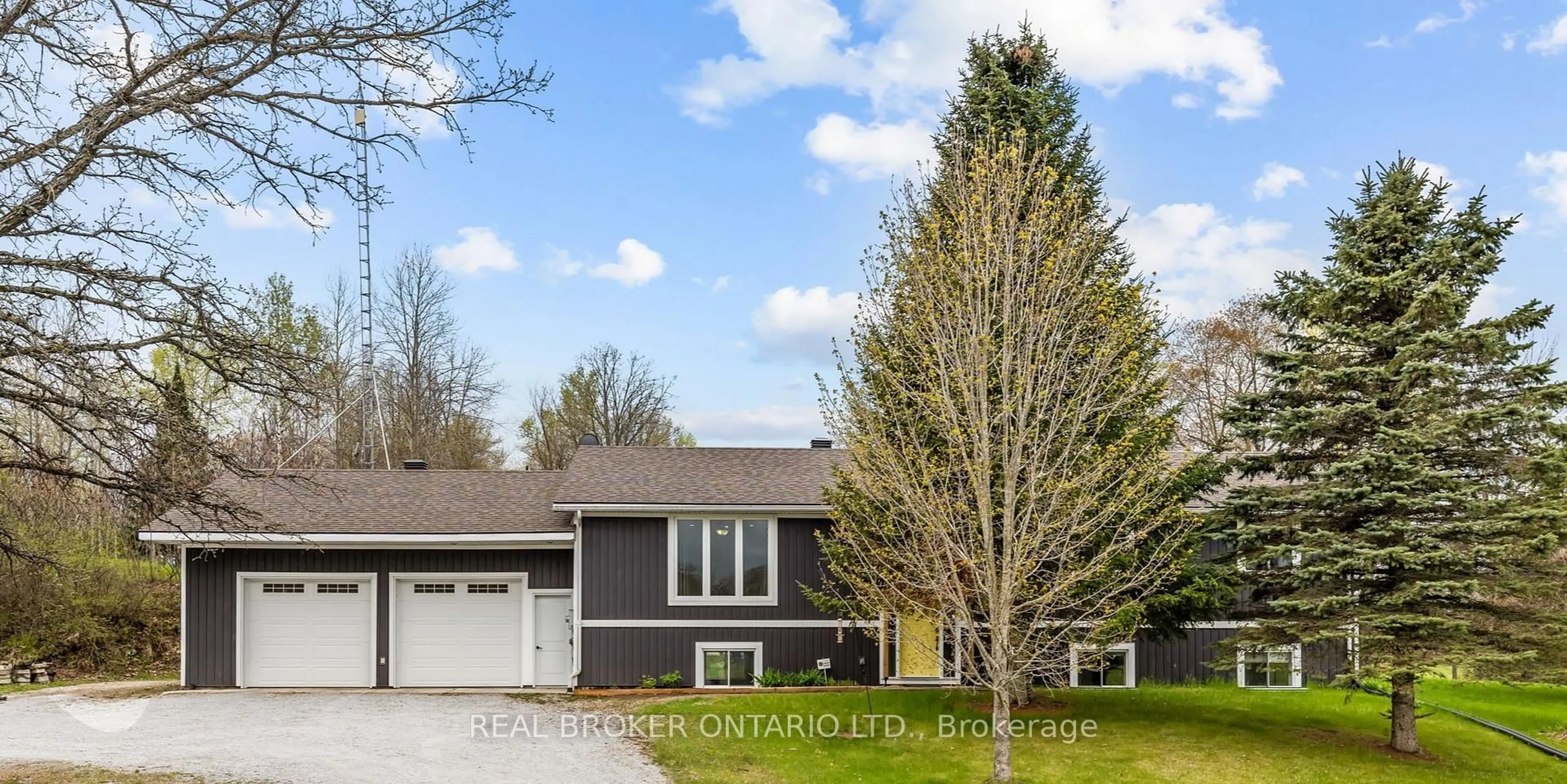 Home with vinyl exterior material, street for 462 Anglican Church Rd, Perth Ontario K7H 3C6