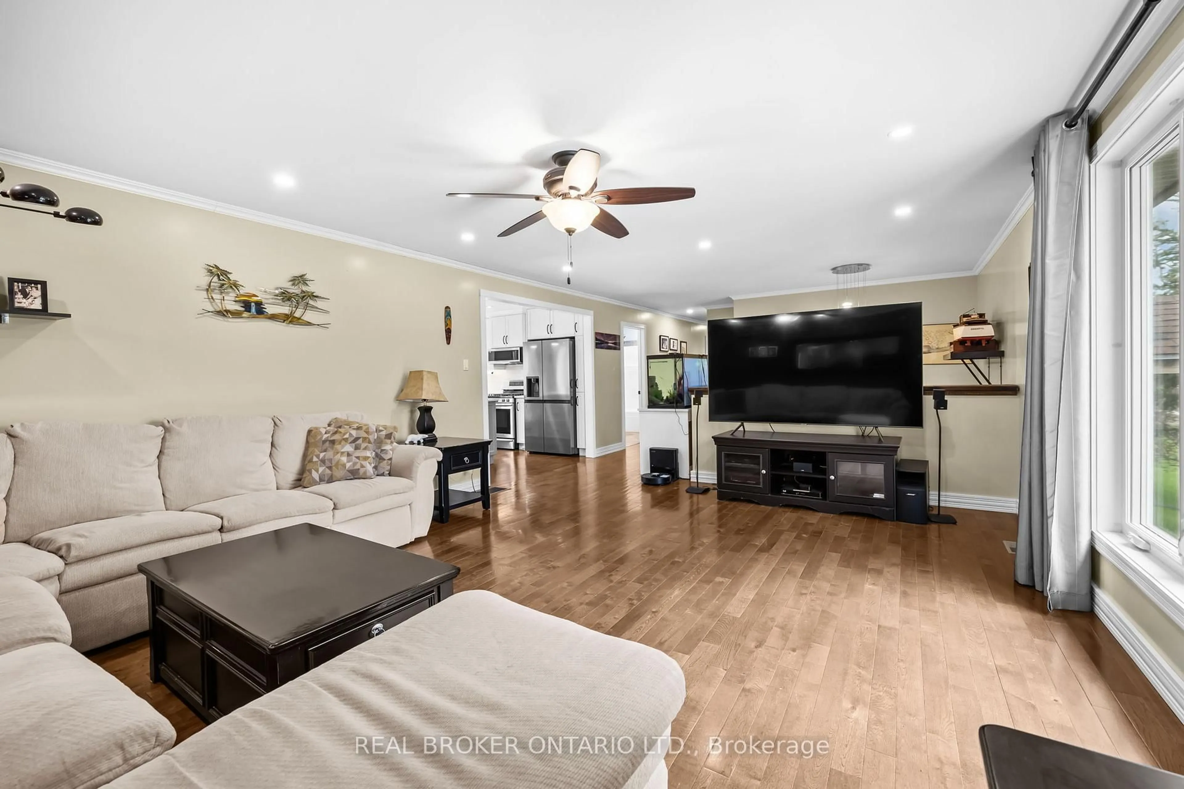 Living room with furniture, unknown for 462 Anglican Church Rd, Perth Ontario K7H 3C6