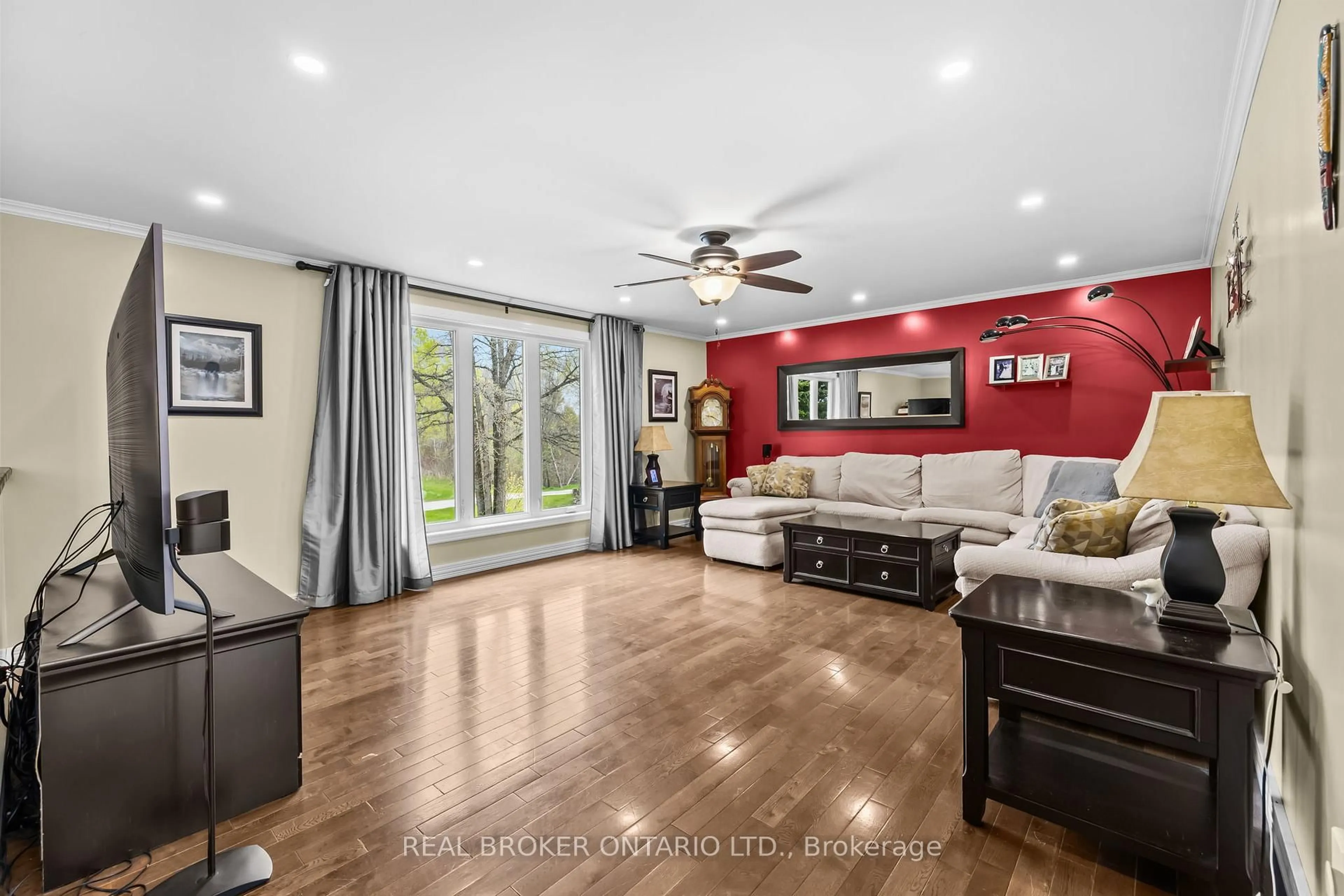 Living room with furniture, unknown for 462 Anglican Church Rd, Perth Ontario K7H 3C6
