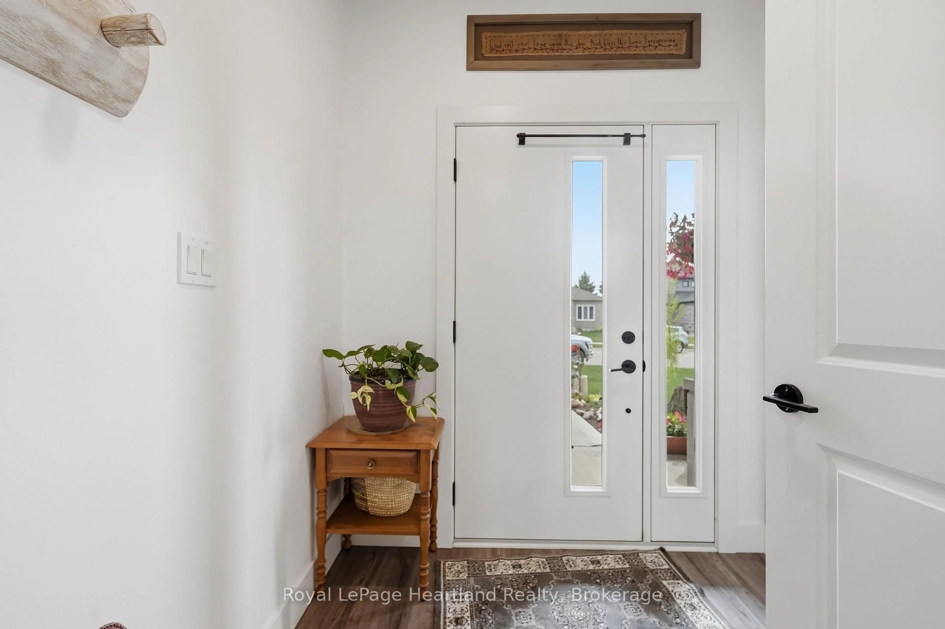 Indoor entryway for 59 Briarhill Rd, Huron East Ontario N0K 1W0